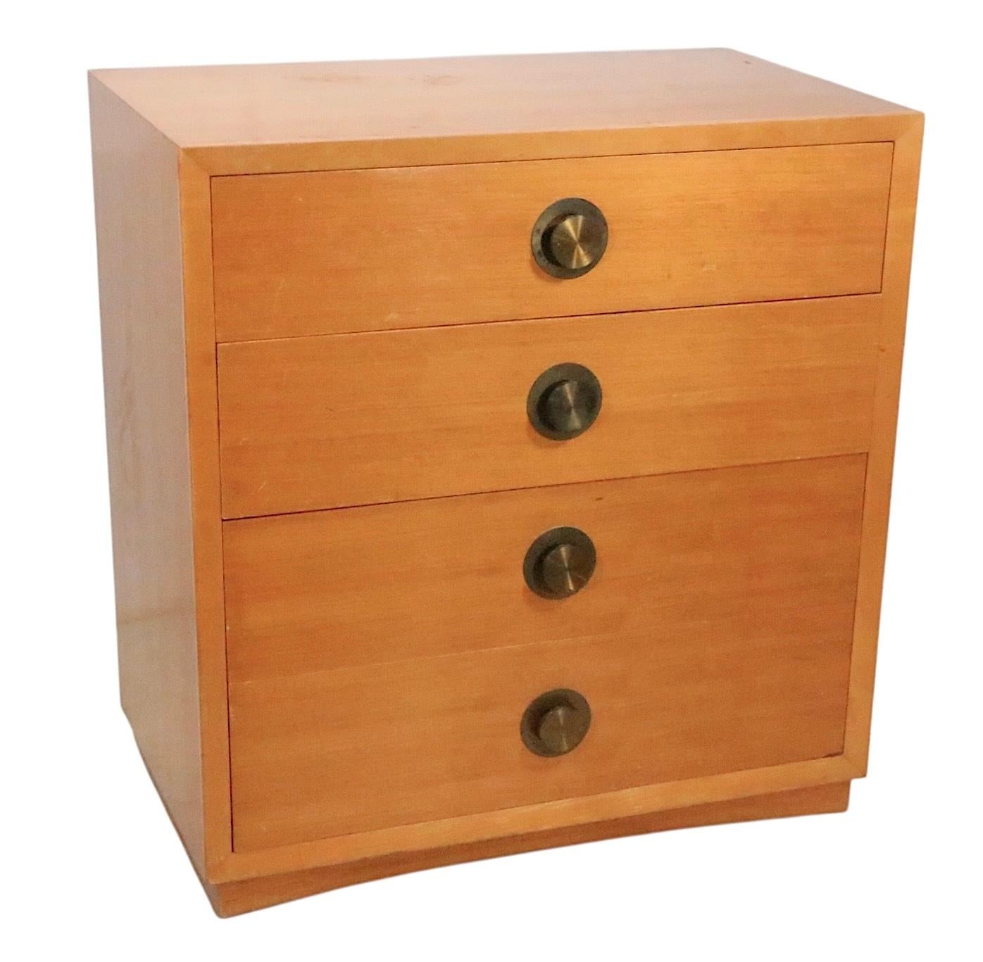 Pr. Comò Bachelors di metà secolo di Thomasville, anni '50 ca. In condizioni buone in vendita a New York, NY