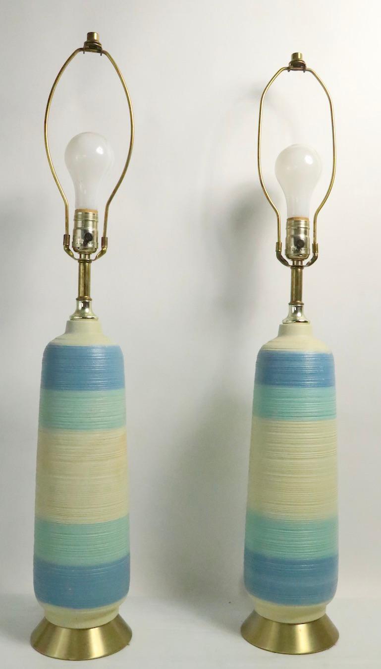 Paar gebänderte Keramik-Tischlampen aus der Mitte des Jahrhunderts im Angebot 6