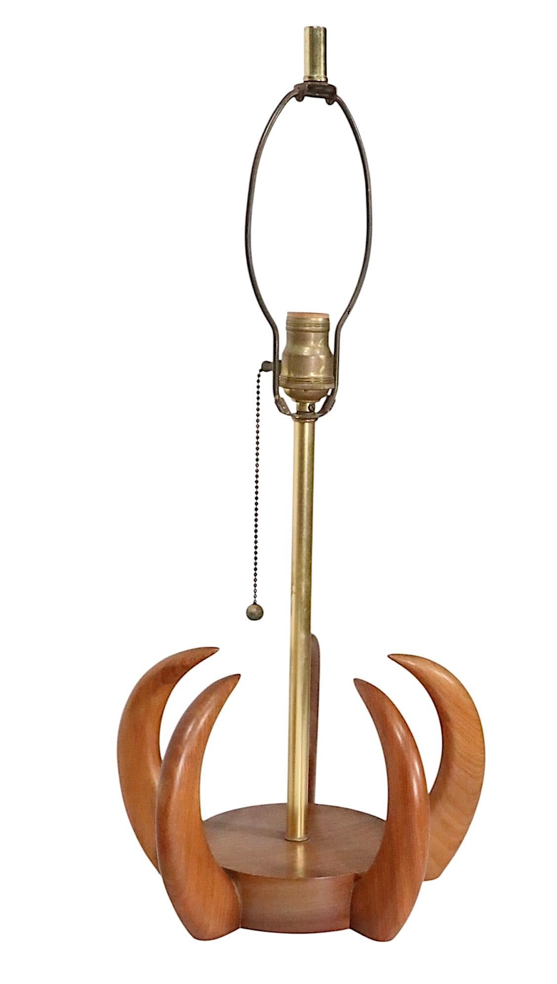 Pr. Mid Century Claw Form Table Lamps after Modeline Pearsall c. 1950/60's en Bueno estado para la venta en New York, NY
