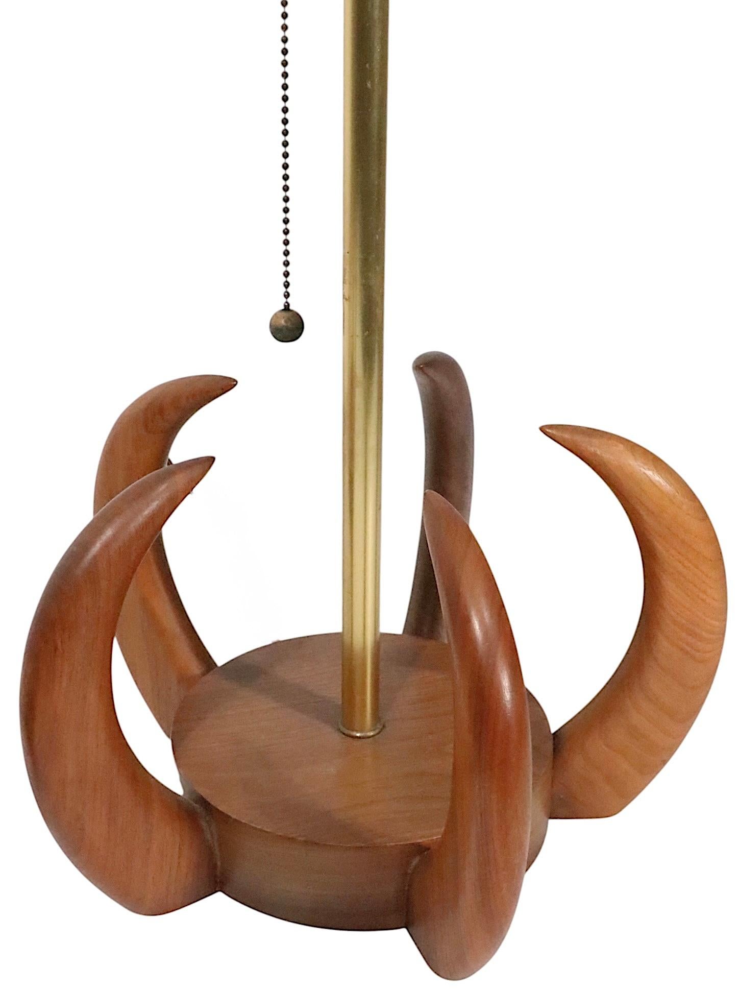 Pr. Mid Century Claw Form Table Lamps after Modeline Pearsall c. 1950/60's Latón en venta
