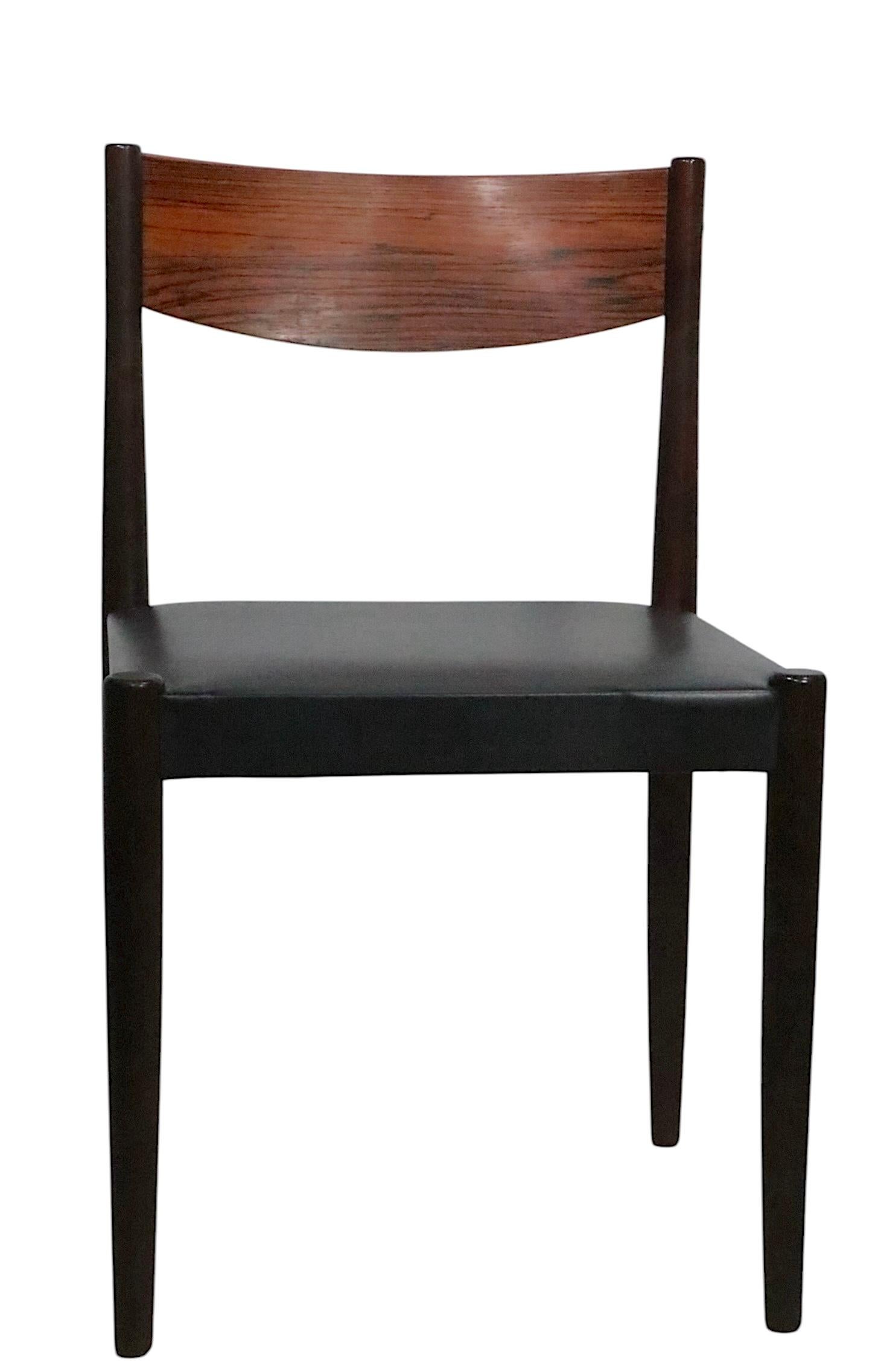 Pr. Dänische moderne Esszimmerstühle aus der Mitte des Jahrhunderts, att. an Poul Volther für  Fremde Rojle (Naugahyde) im Angebot