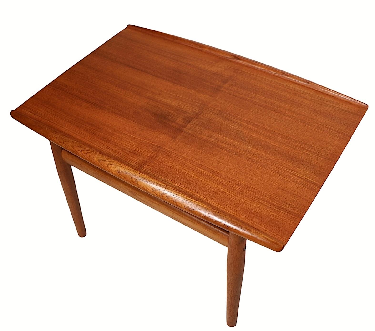 Pr. Tables d'appoint danoises modernes du milieu du siècle dernier par Grete Jalk pour Glostrup Mobelfabrik en vente 5