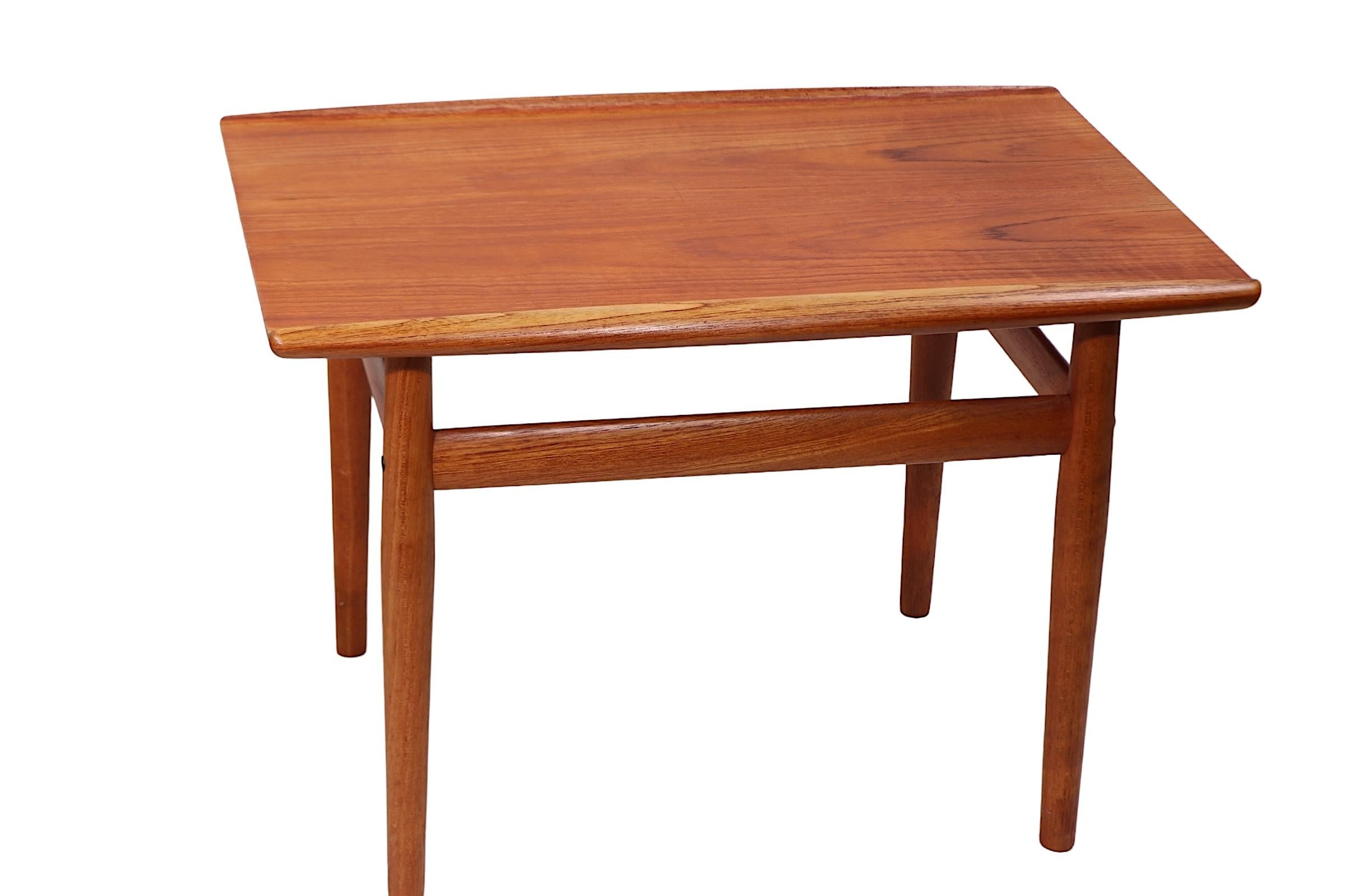 Pr. Tables d'appoint danoises modernes du milieu du siècle dernier par Grete Jalk pour Glostrup Mobelfabrik en vente 13