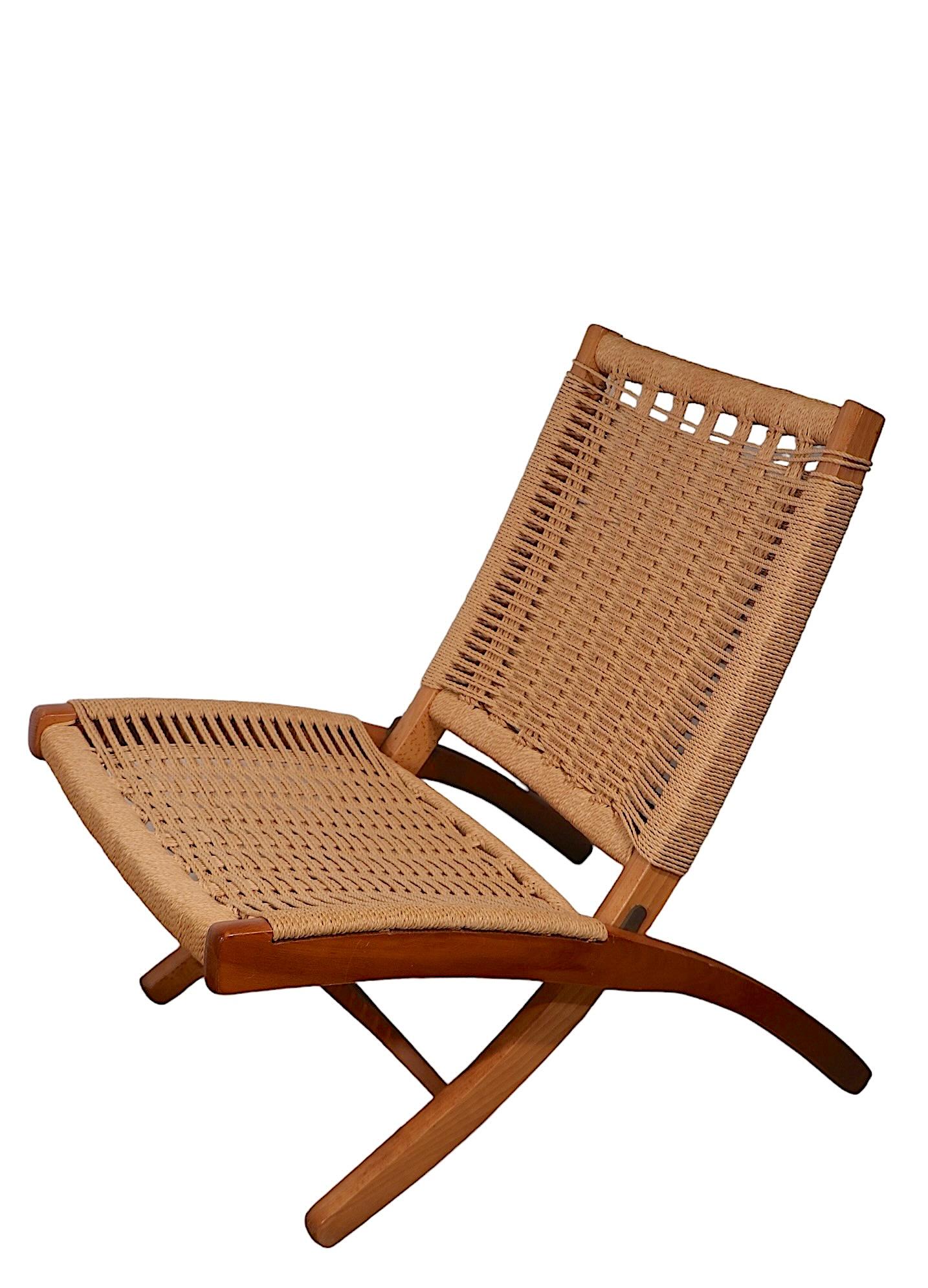 Pr. Klappbare Loungesessel und Ottomane aus der Mitte des Jahrhunderts, ca. 1950, hergestellt in Jugoslawien (Slowakisch) im Angebot