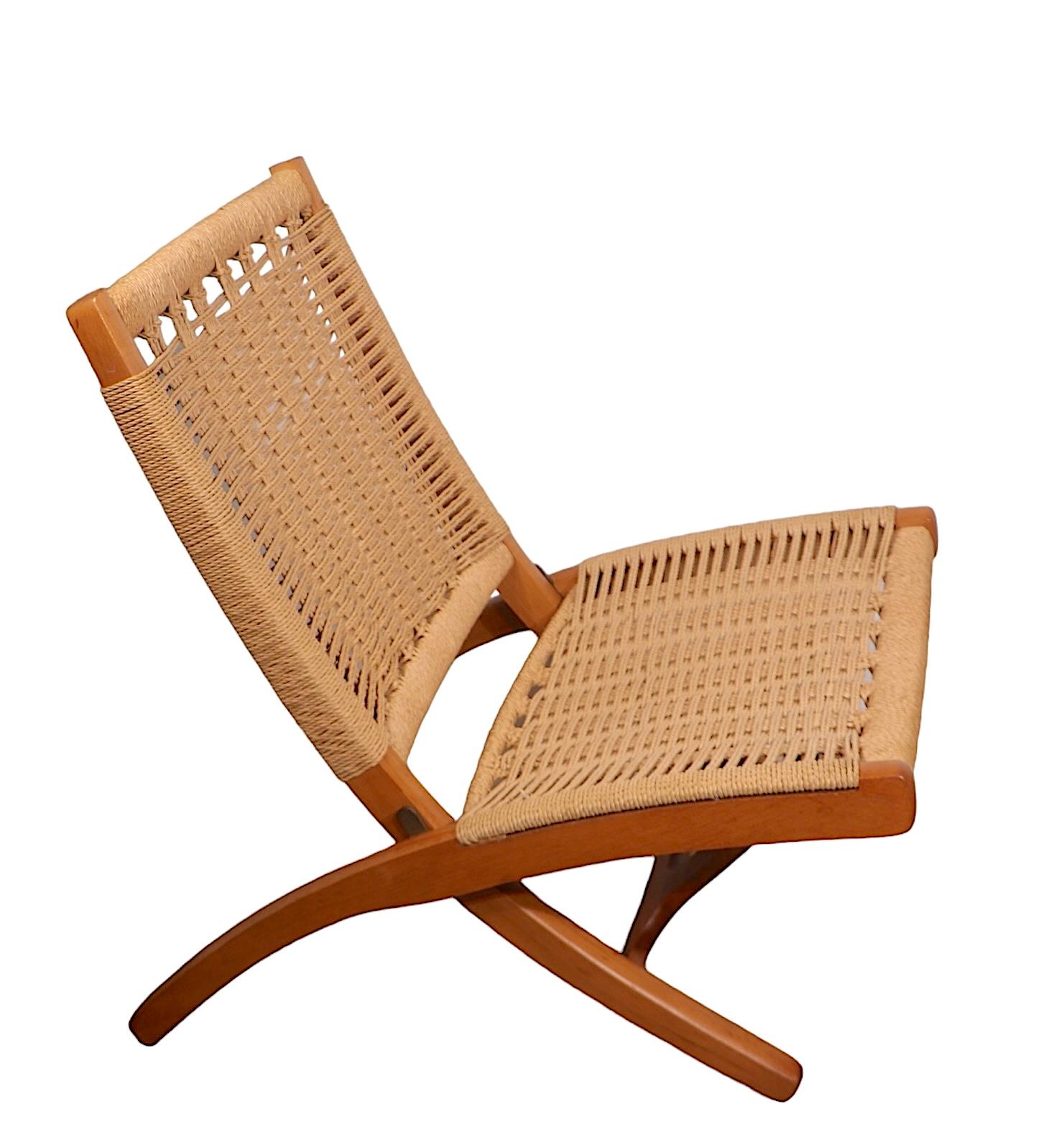 Pr. Klappbare Loungesessel und Ottomane aus der Mitte des Jahrhunderts, ca. 1950, hergestellt in Jugoslawien im Zustand „Gut“ im Angebot in New York, NY