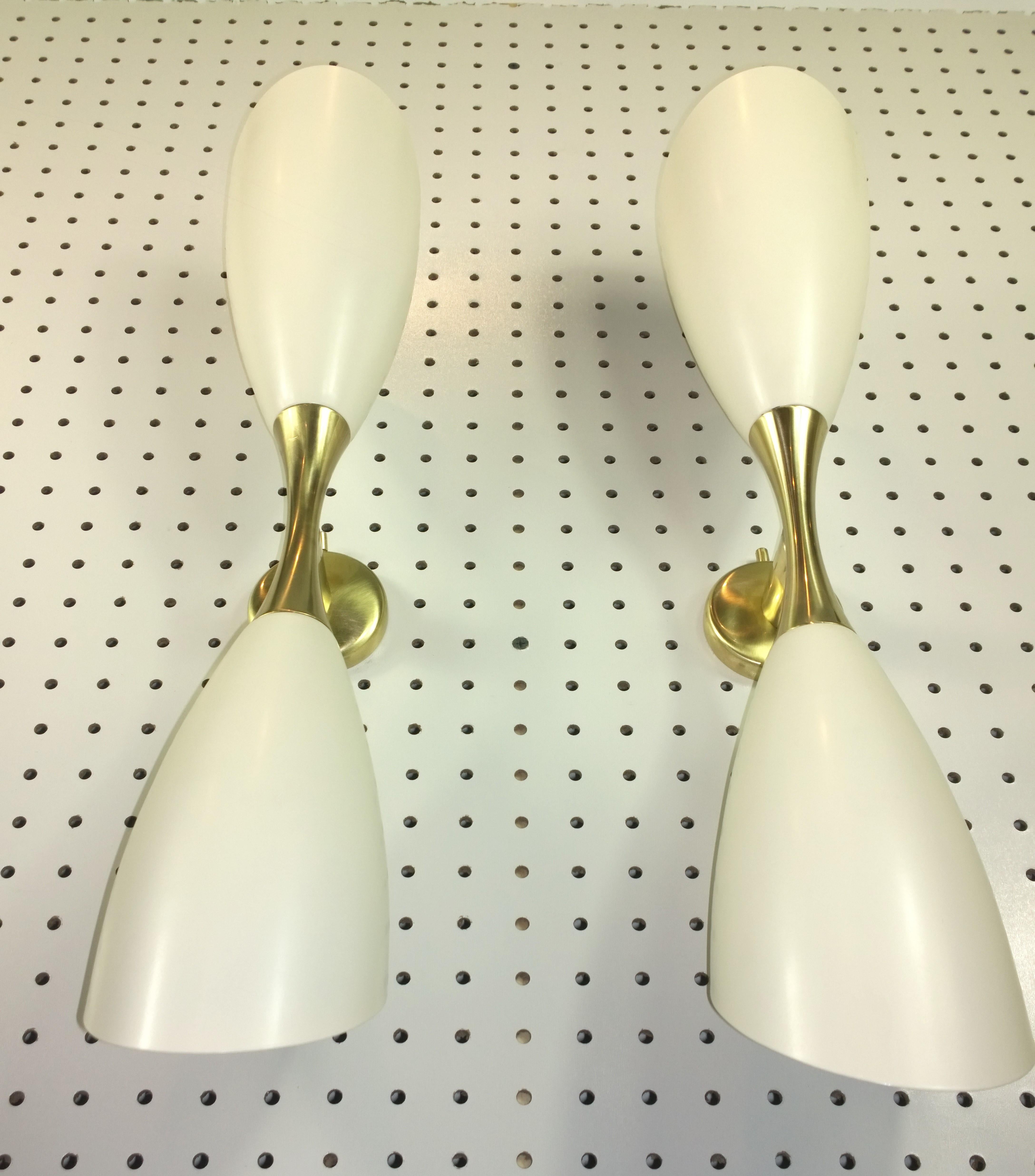Pr Stilnovo Style White Enameled Aluminium Double Cone w/ Brass Accents Sconces For Sale 4