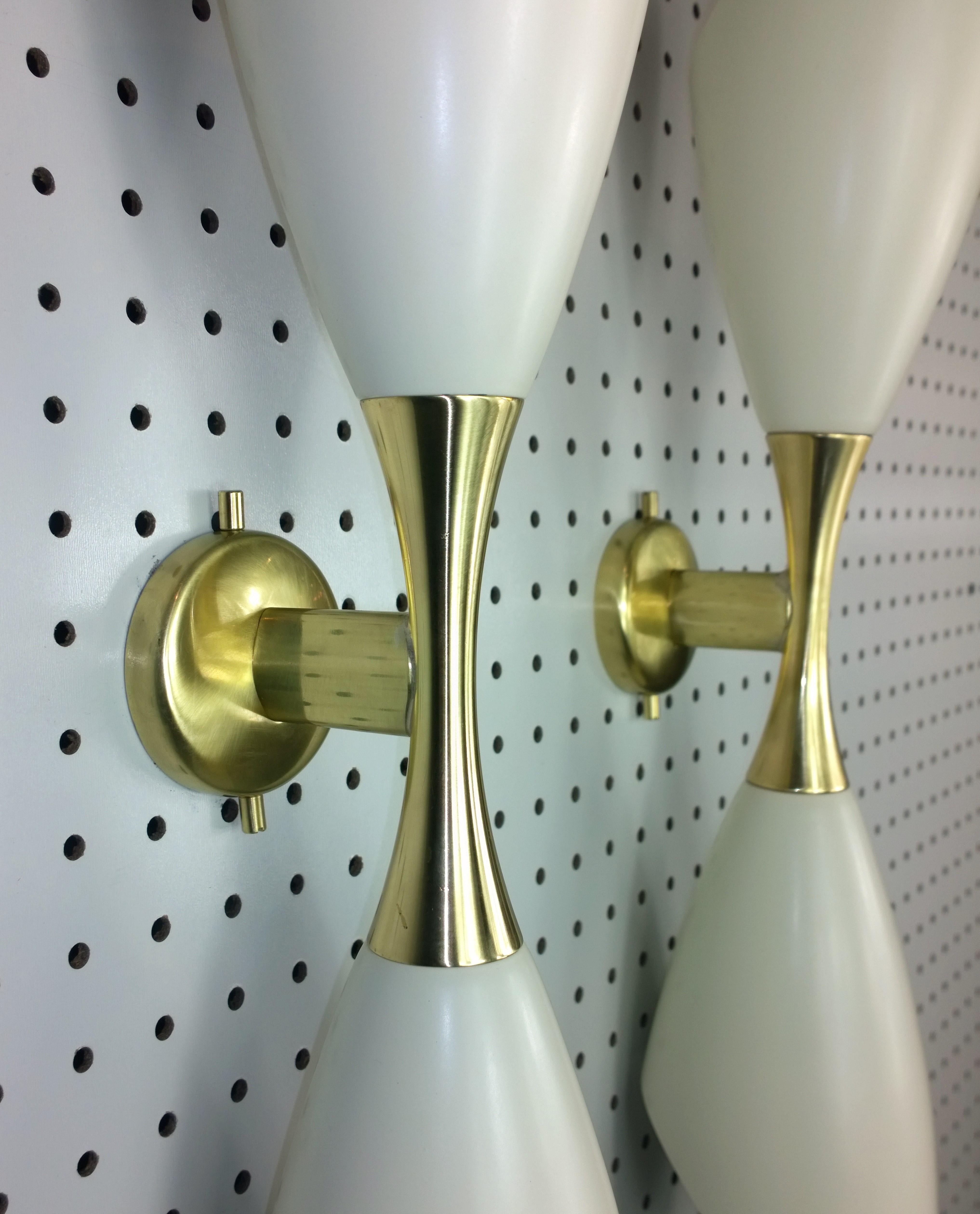 Pr Stilnovo Style White Enameled Aluminium Double Cone w/ Brass Accents Sconces For Sale 7