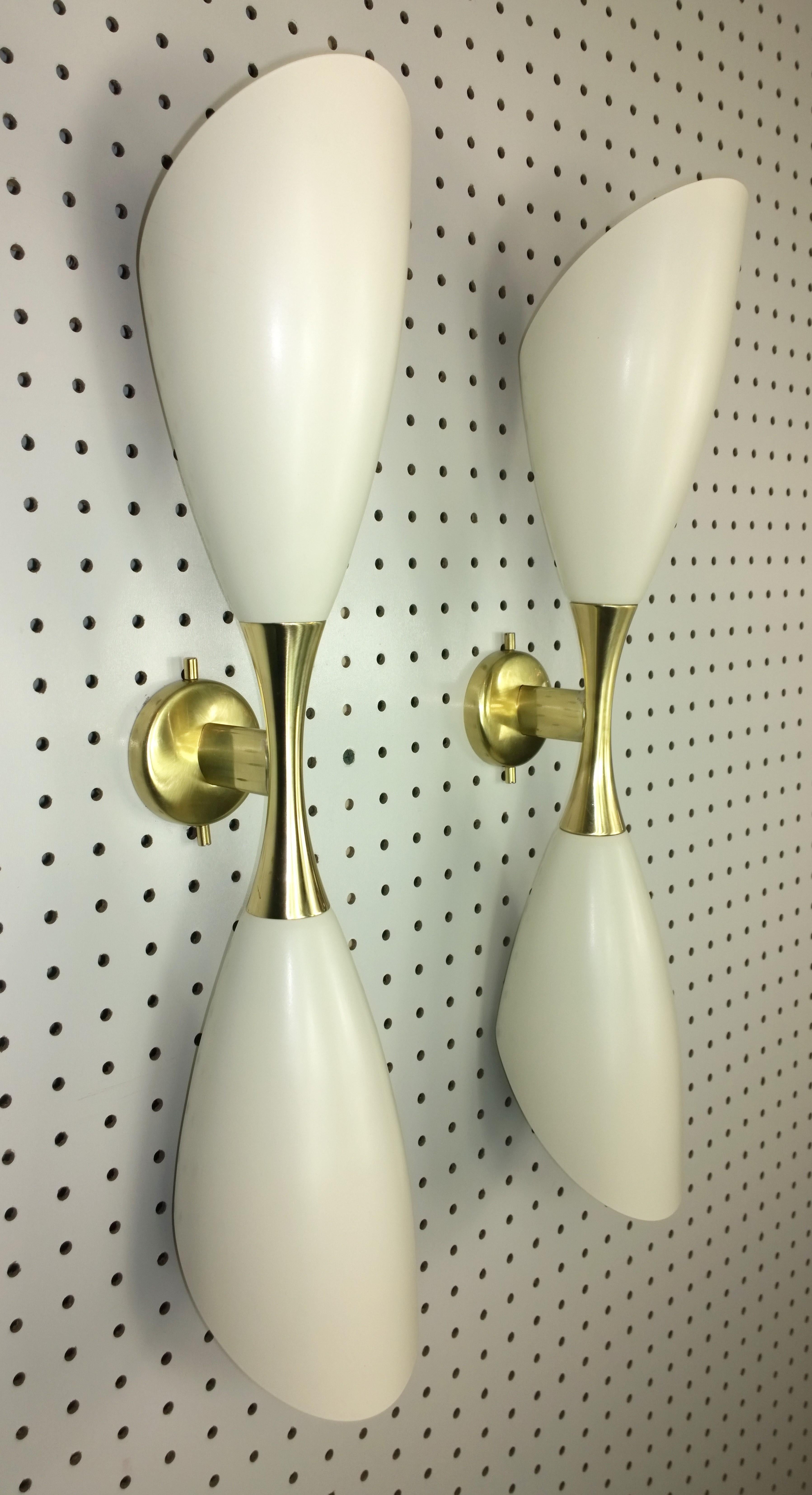 Pr Stilnovo Style White Enameled Aluminium Double Cone w/ Brass Accents Sconces For Sale 11