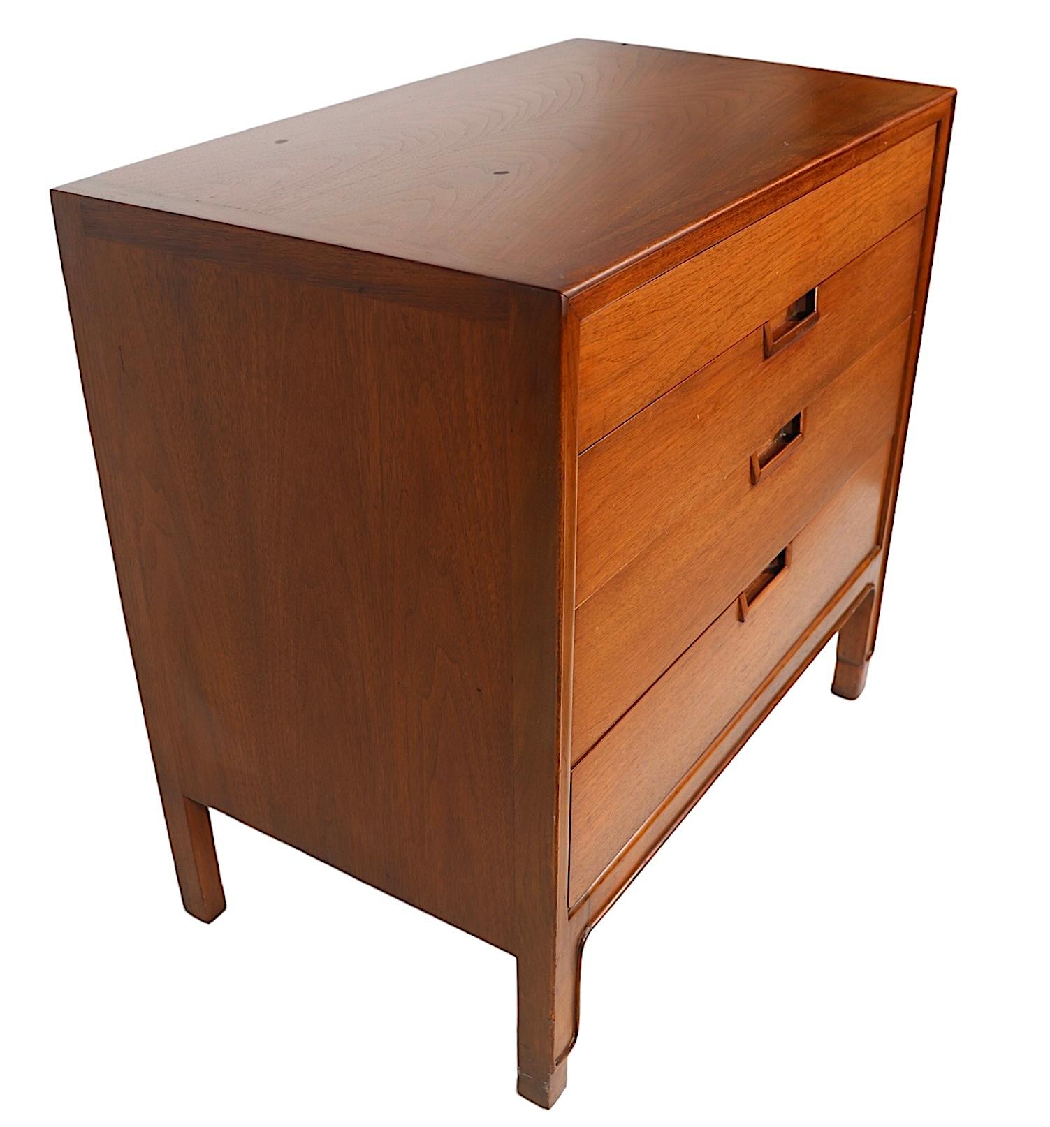 Pr. Mid Century  Mt. Airy Janus Series Bachelors Chests c 1960's For Sale 5