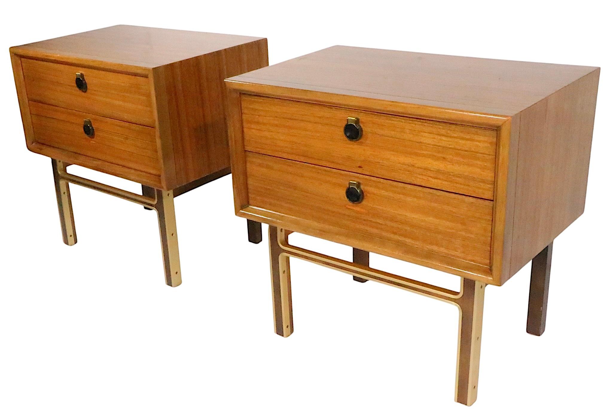 Pr. Mid Century Night Tables In Good Condition For Sale In New York, NY