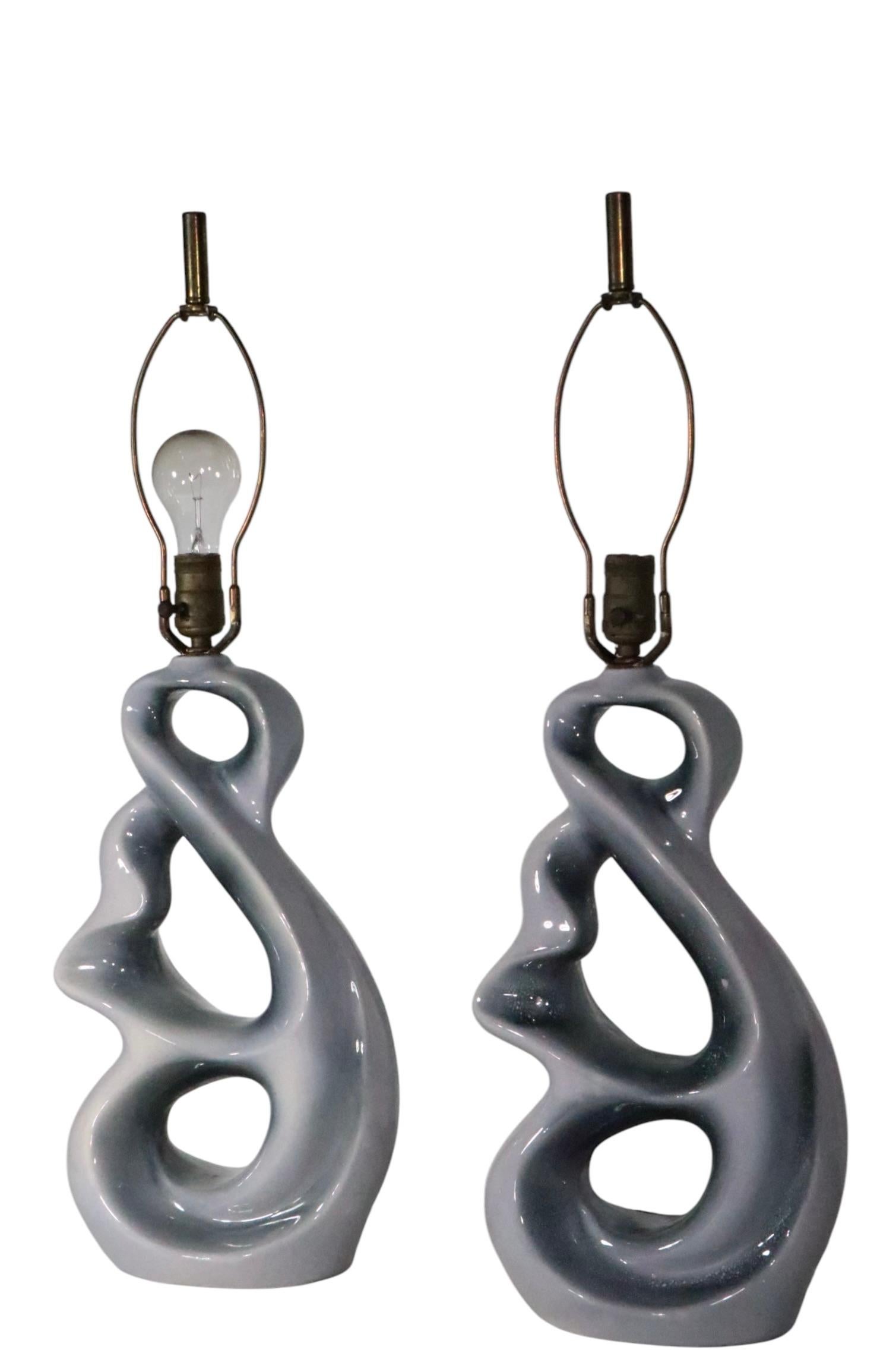 Pr. Milieu du siècle  Lampes de table organiques en céramique à forme libre circa 1950 Bon état - En vente à New York, NY