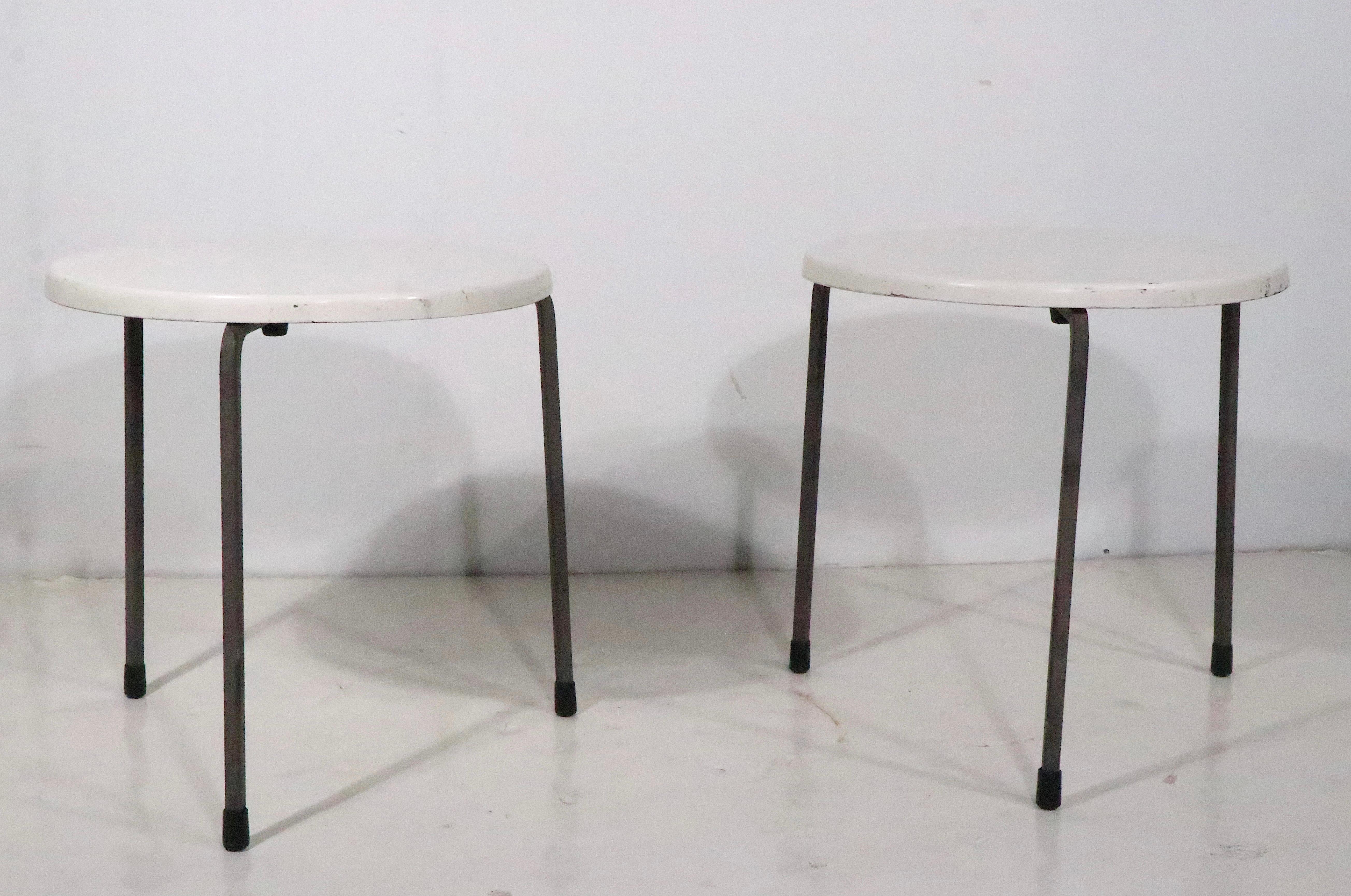 Pr.  Mid Century Patio Poolside Tables by Fibreform Made in Florida c.1950/1970s For Sale 1