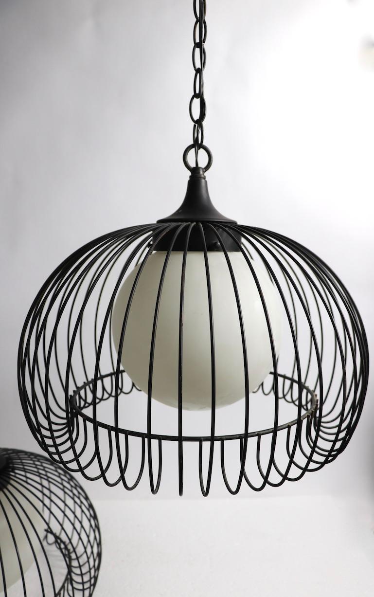 Pair of Mid Century Wire Cage Chandeliers In Good Condition For Sale In New York, NY