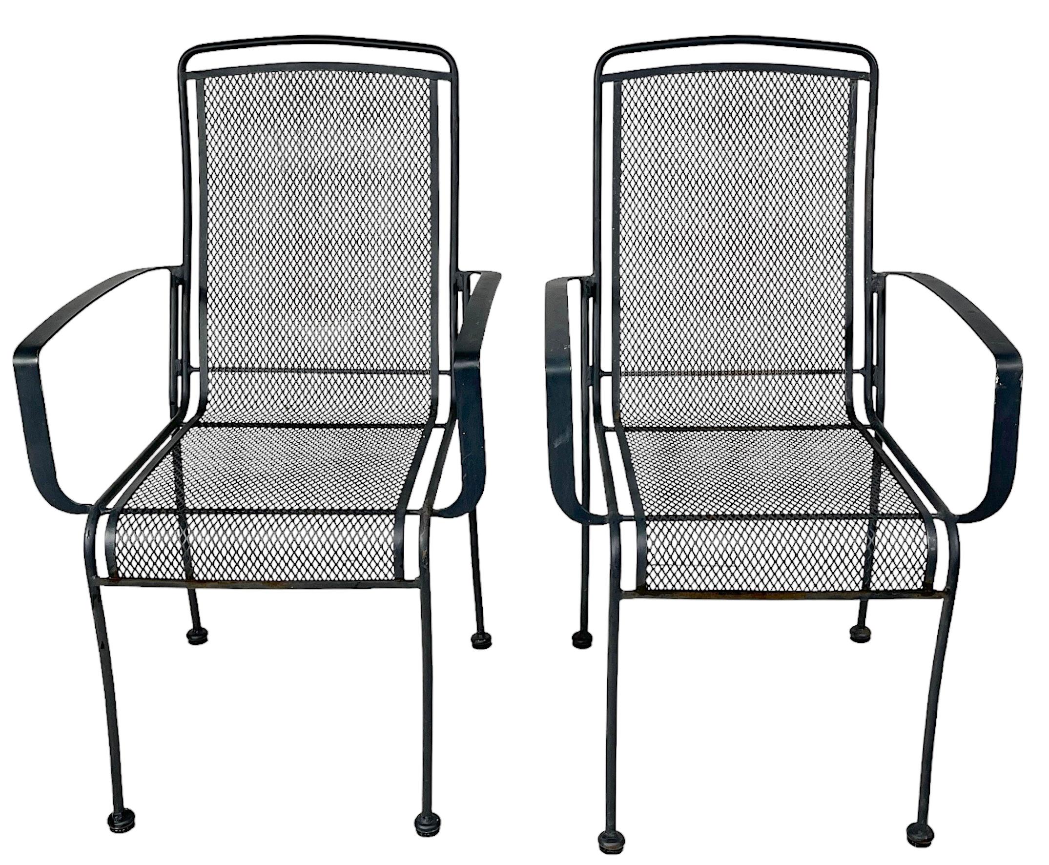 Pr. Mid Century Wrought Iron Garden Patio Poolside chairs att. to Woodard  In Good Condition For Sale In New York, NY