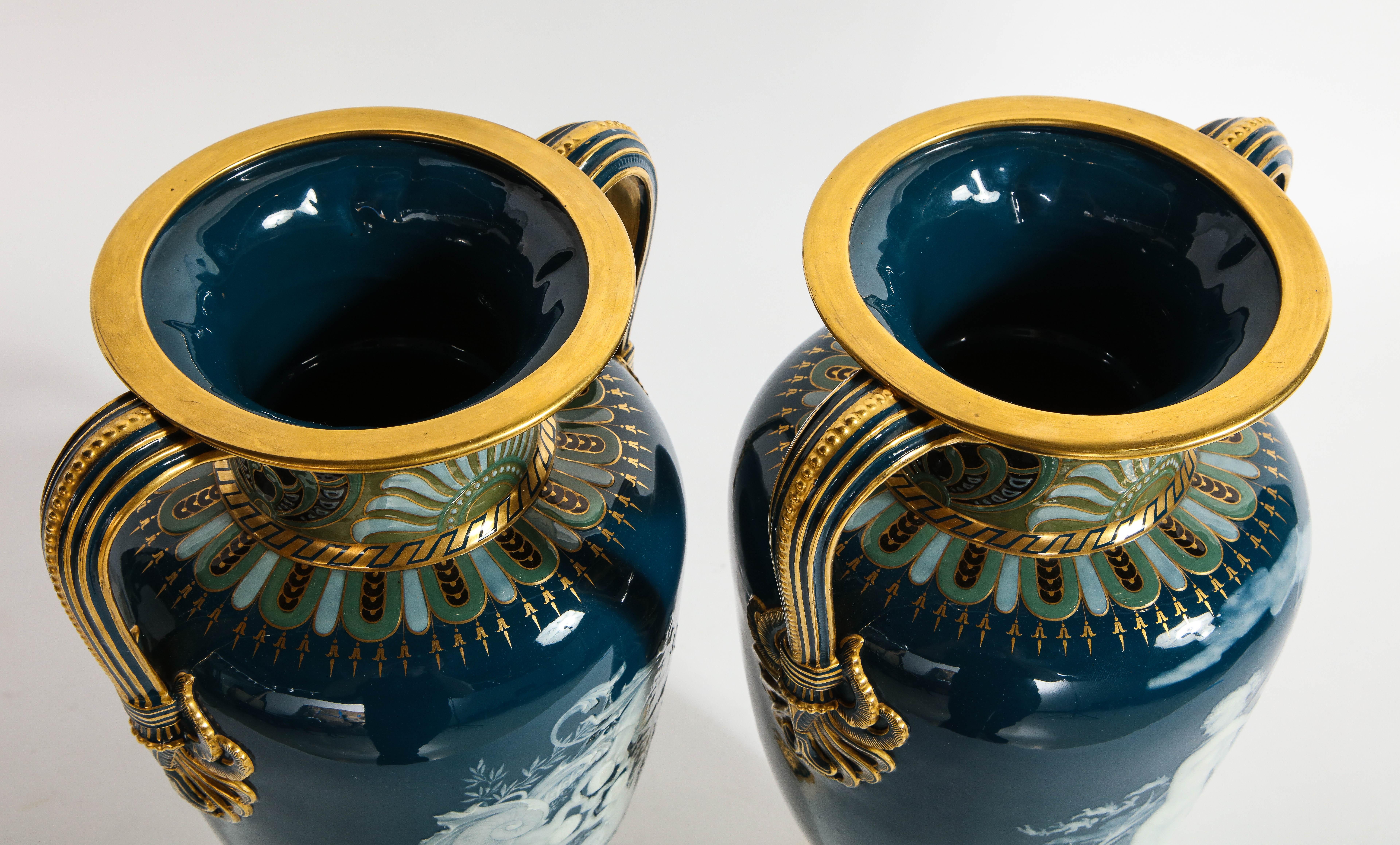 Pr. Mintons Pâte-sur-pâte Blaugeschliffene Vasen, ''Zu schnell'' & ''Zu langsam'', L. Solon 7