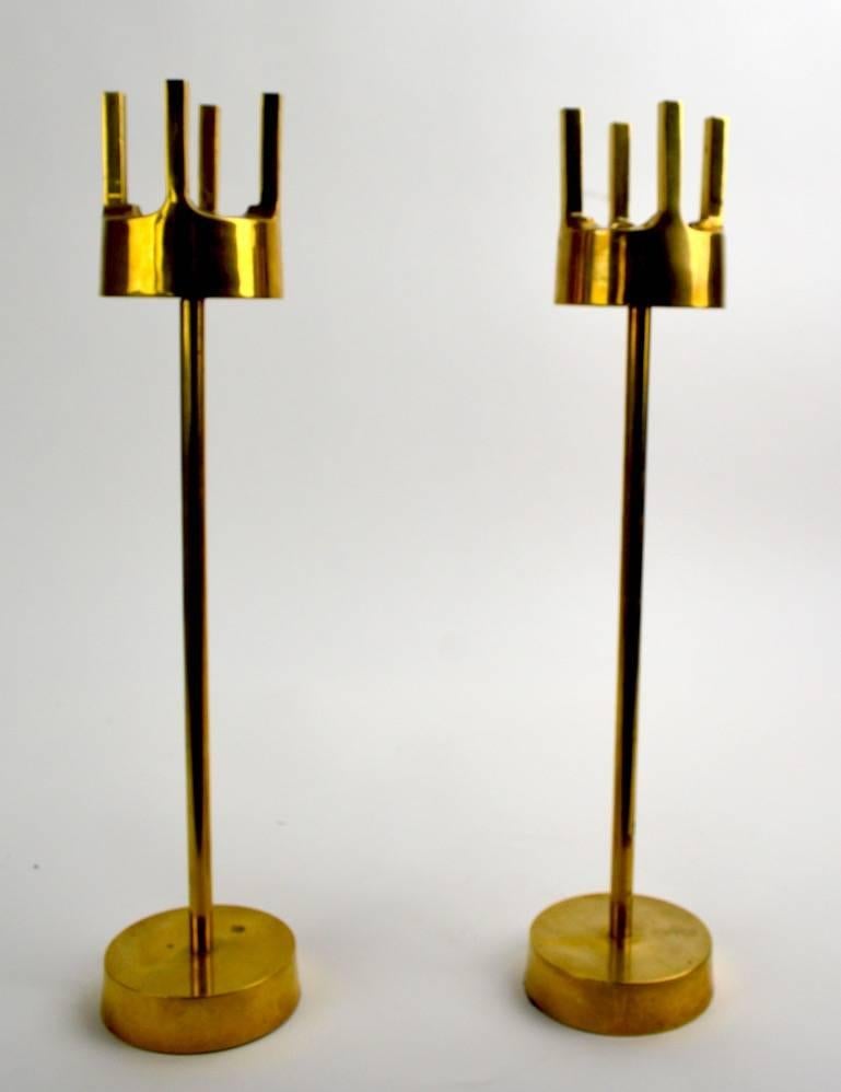 Pair of Modernist Brass Candlesticks in the Style of Pierre Forsell for Skultuna In Excellent Condition In New York, NY