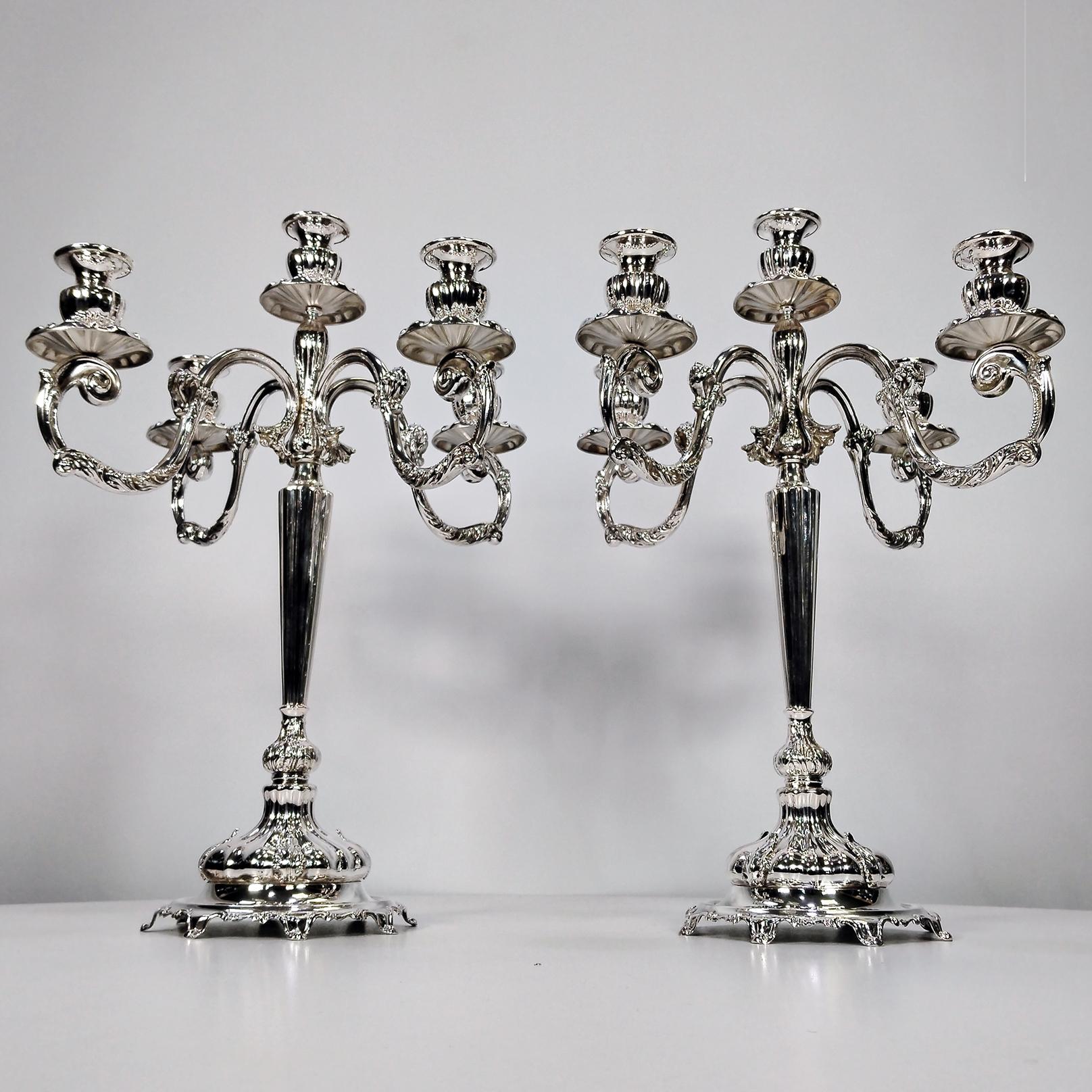 Barocco Pr. di candelabri a 5 luci in stile barocco italiano in vendita