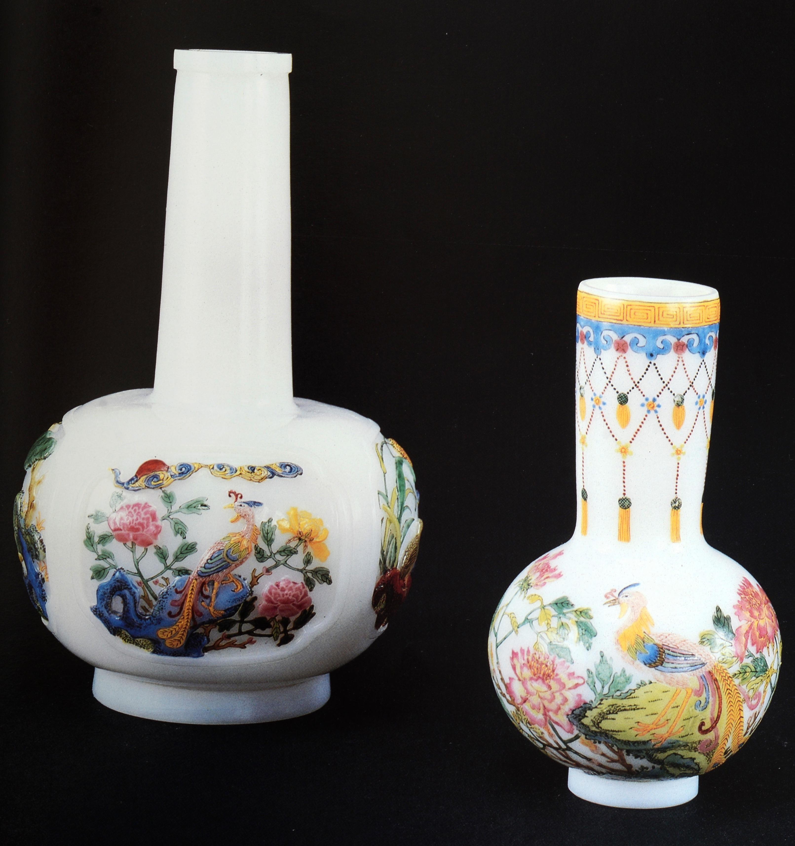 Ein Paar Ausstellungskataloge:: Chinesisches Glas:: Phoenix Art Museum & China Institute im Zustand „Gut“ im Angebot in valatie, NY