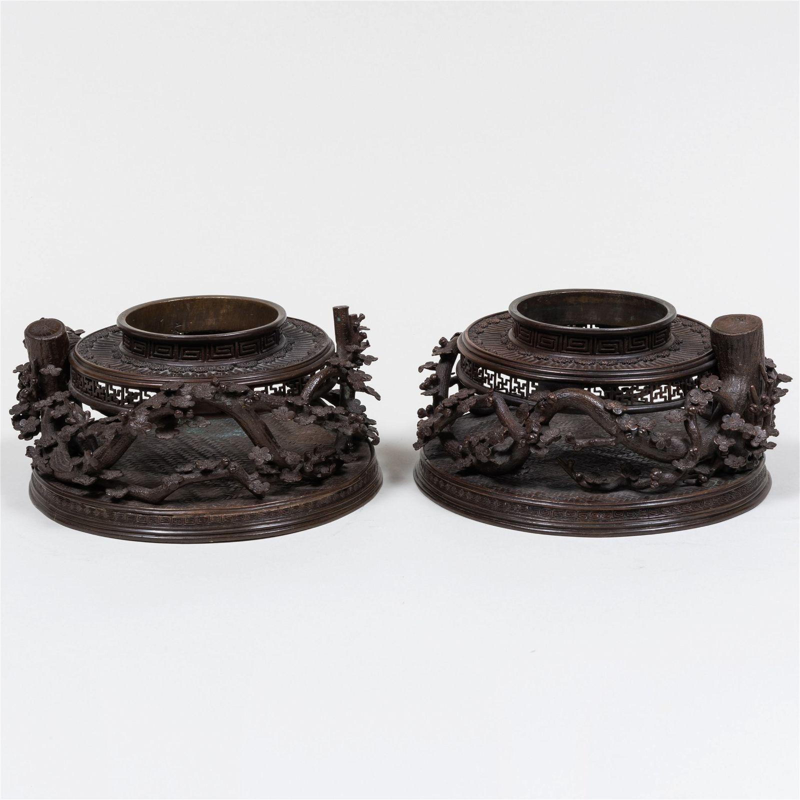 pr of  finest quality Large 19th Century Meiji Japanese Basket-Form Bronze Vases For Sale 6