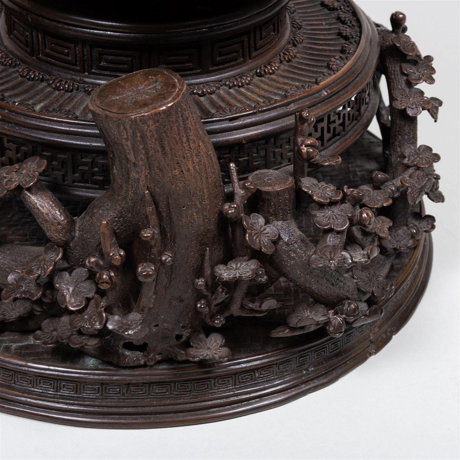 pr von  Große japanische Meiji-Bronzevasen in Korbform in feinster Qualität aus dem 19. Jahrhundert (Japanisch) im Angebot