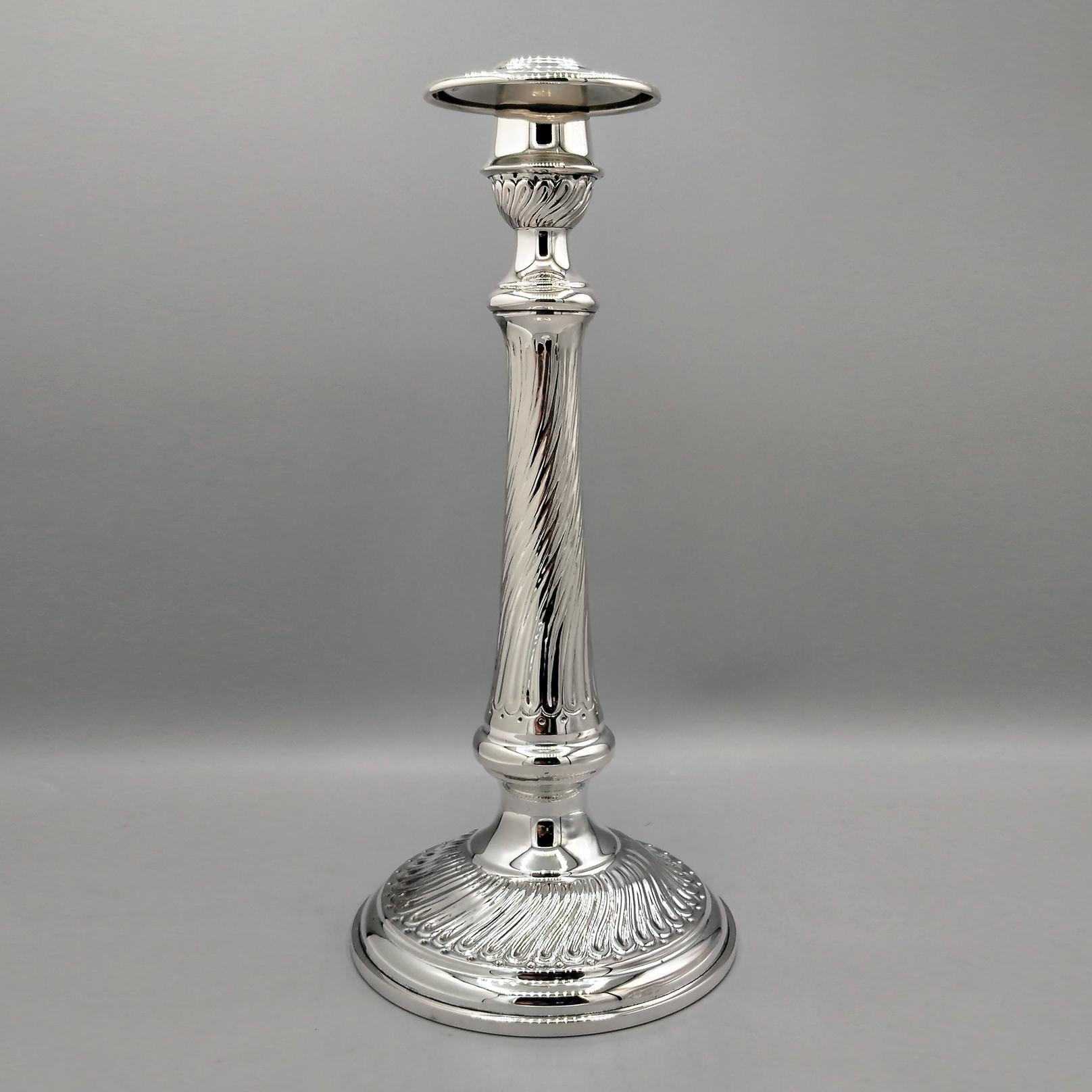 Confezione di candelabri italiani in argento sterling in vendita 3