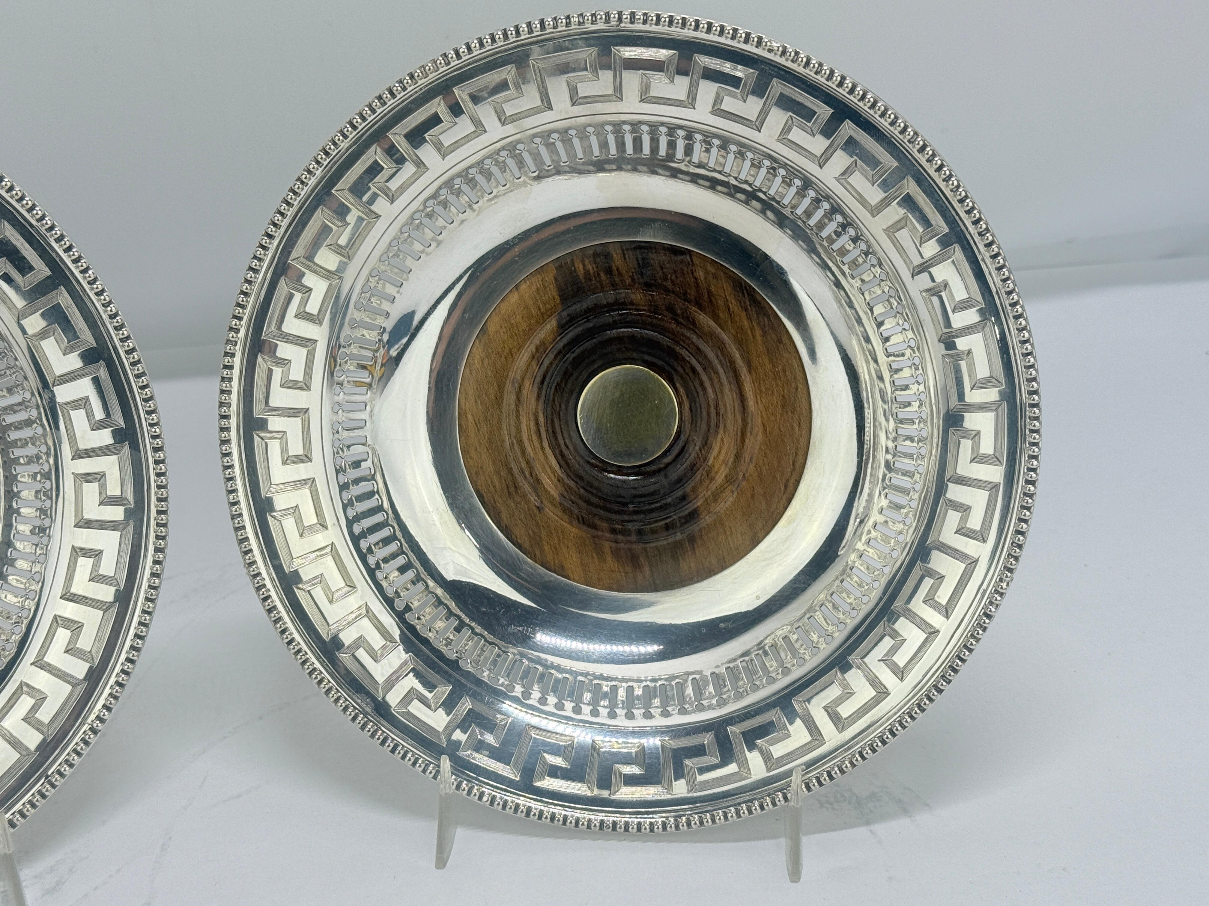 Inglese Pr, Sottobicchieri a forma di chiave greca della vecchia Sheffield, 19° C. Matthew Boulton in vendita