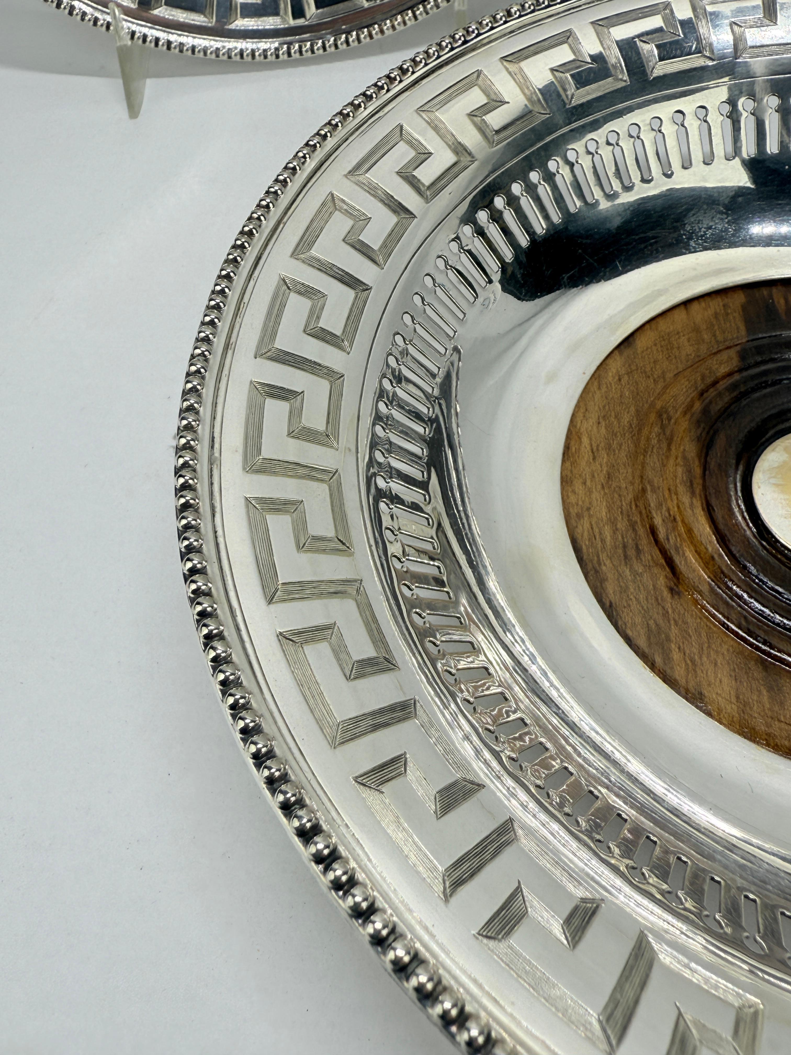 Placcato argento Pr, Sottobicchieri a forma di chiave greca della vecchia Sheffield, 19° C. Matthew Boulton in vendita