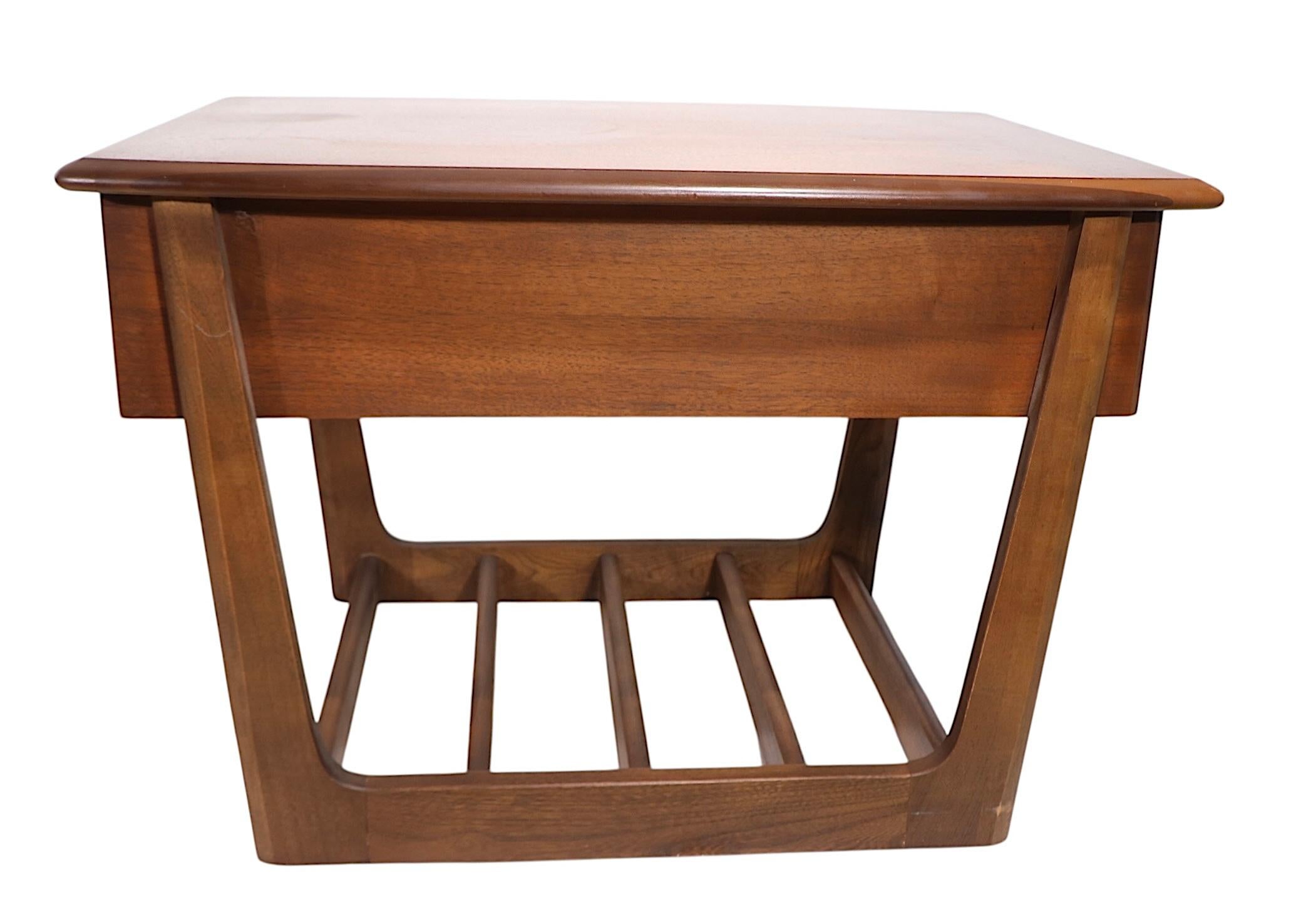 Pr. One Drawer Mid Century End or Side Sleigh Leg Tables by Lane c. 1950/60's In Good Condition For Sale In New York, NY