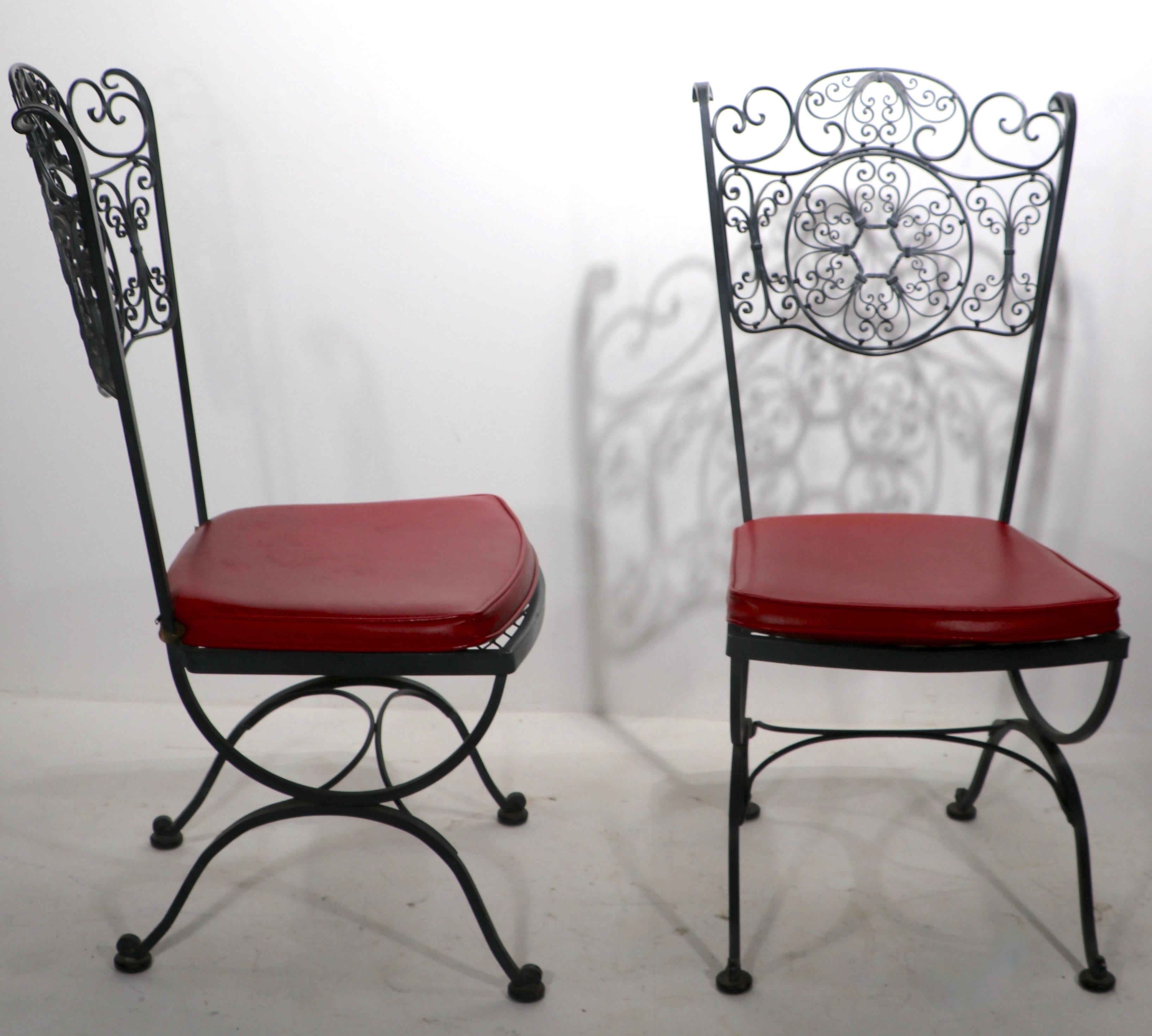 Néo-rococo Paire Chaises de salle à manger de jardin en fer forgé ornées pour patio par Lee Woodard en vente