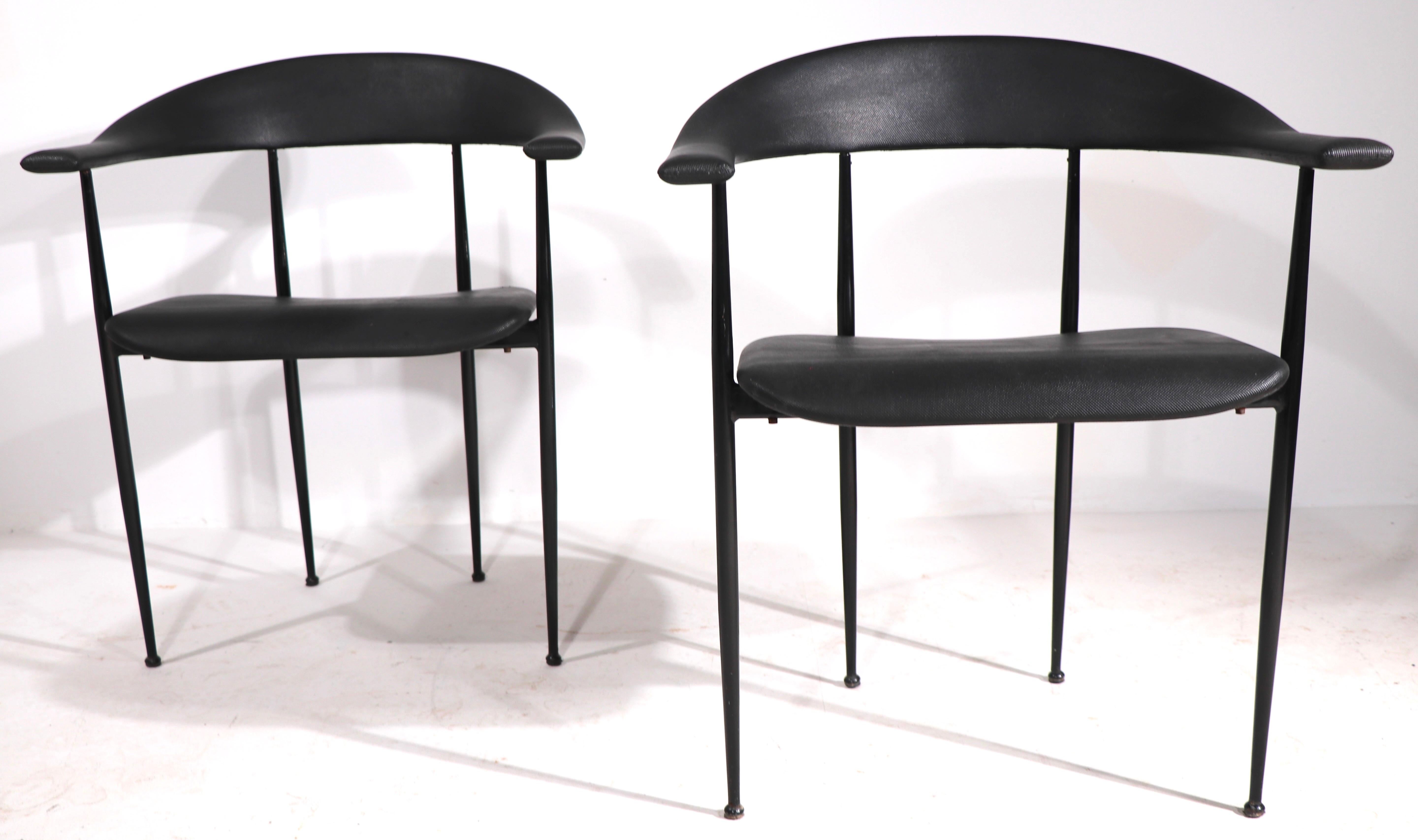 Pr Post Conrans Habitat NYC vende sillones con brazos modernos Posmoderno en venta