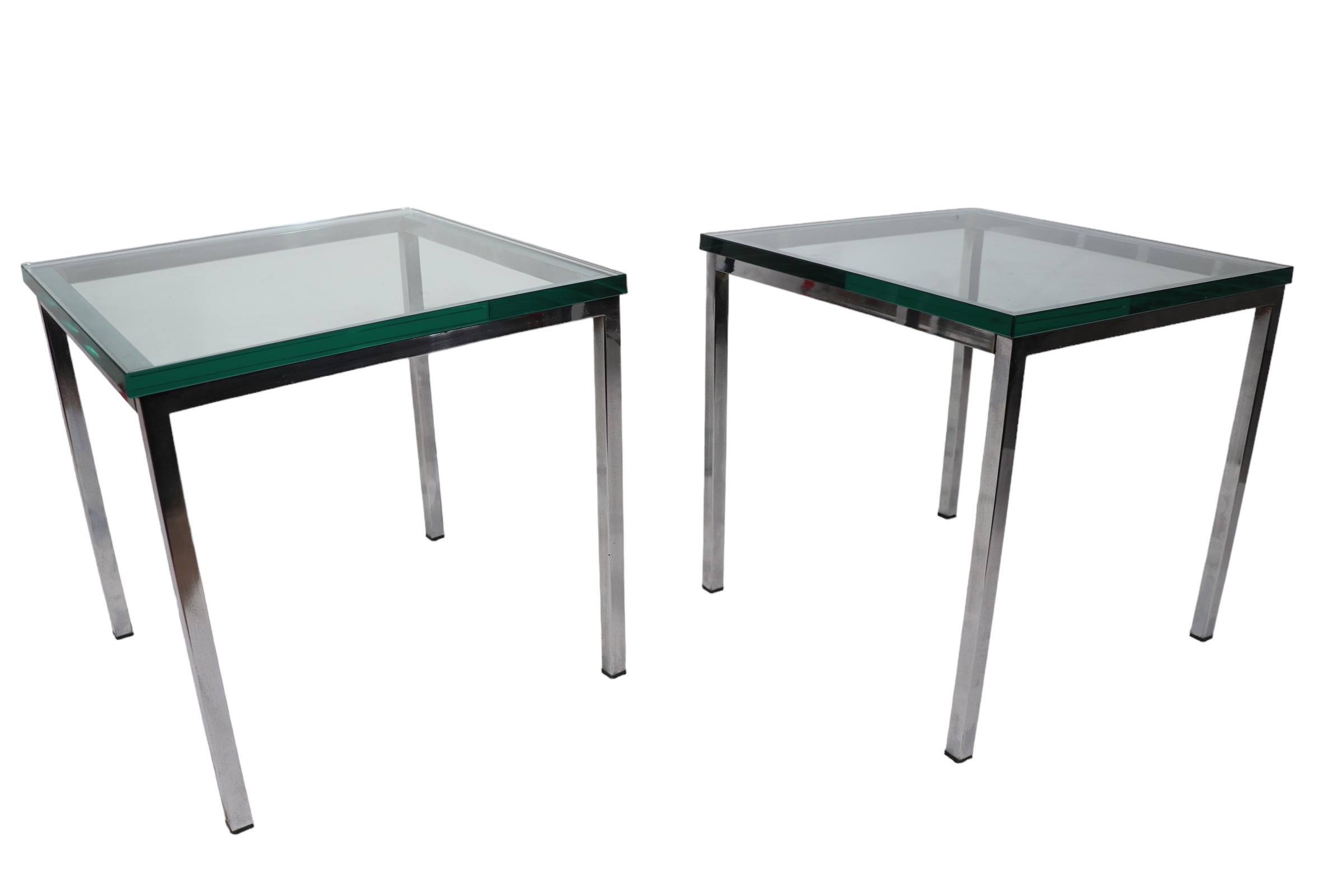 Pr Post Modern International Bauhaus Style Chrome and Glass End Chrome Tables For Sale 4