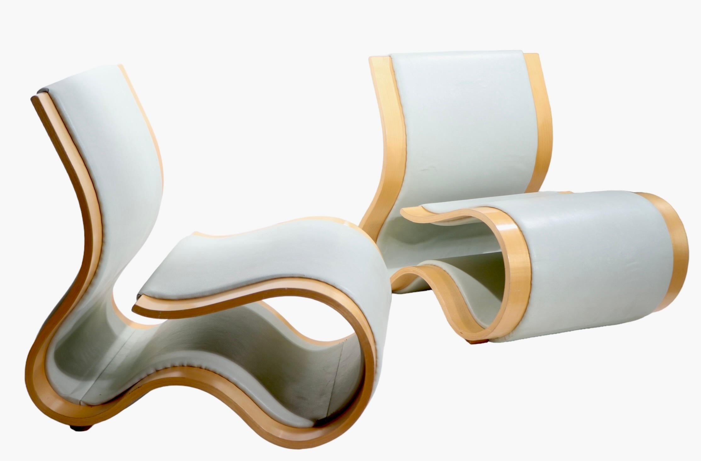Pr. Postmodern Kurve Lounge Chairs by Karim Rashid for  Nienkamper c. 2000/2020 For Sale 5
