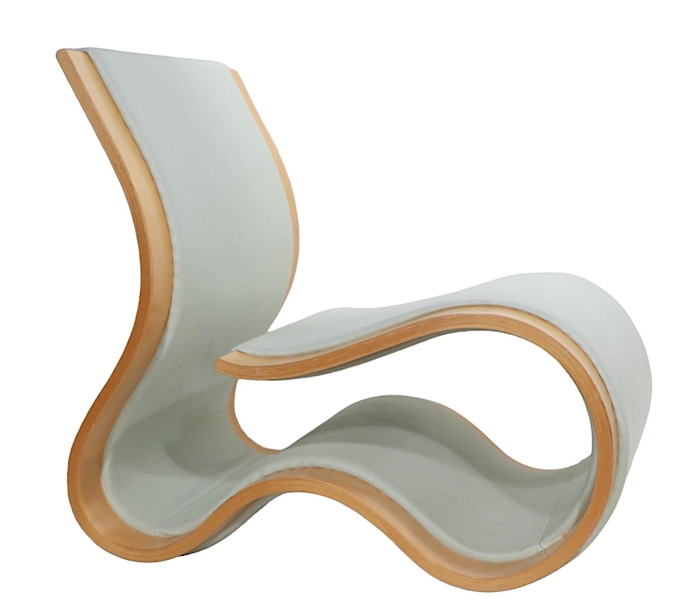 Pr. Postmodern Kurve Lounge Chairs by Karim Rashid for  Nienkamper c. 2000/2020 For Sale 9