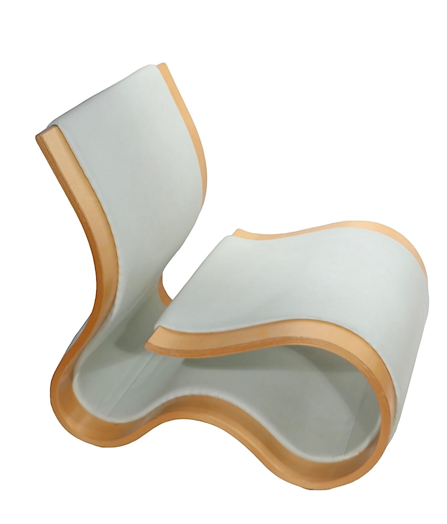 Pr. Postmodern Kurve Lounge Chairs by Karim Rashid for  Nienkamper c. 2000/2020 For Sale 11