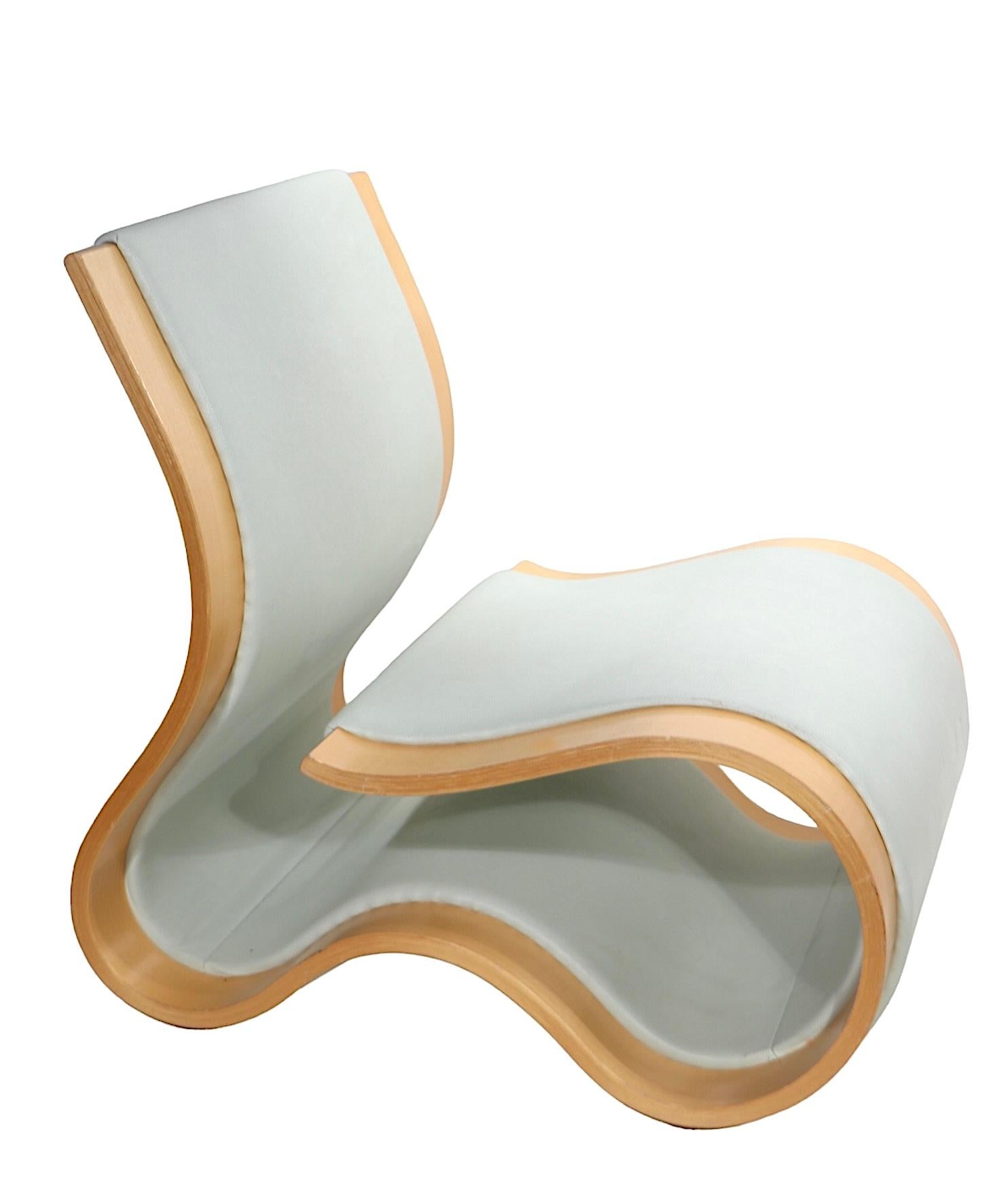 Post-Modern Pr. Postmodern Kurve Lounge Chairs by Karim Rashid for  Nienkamper c. 2000/2020 For Sale