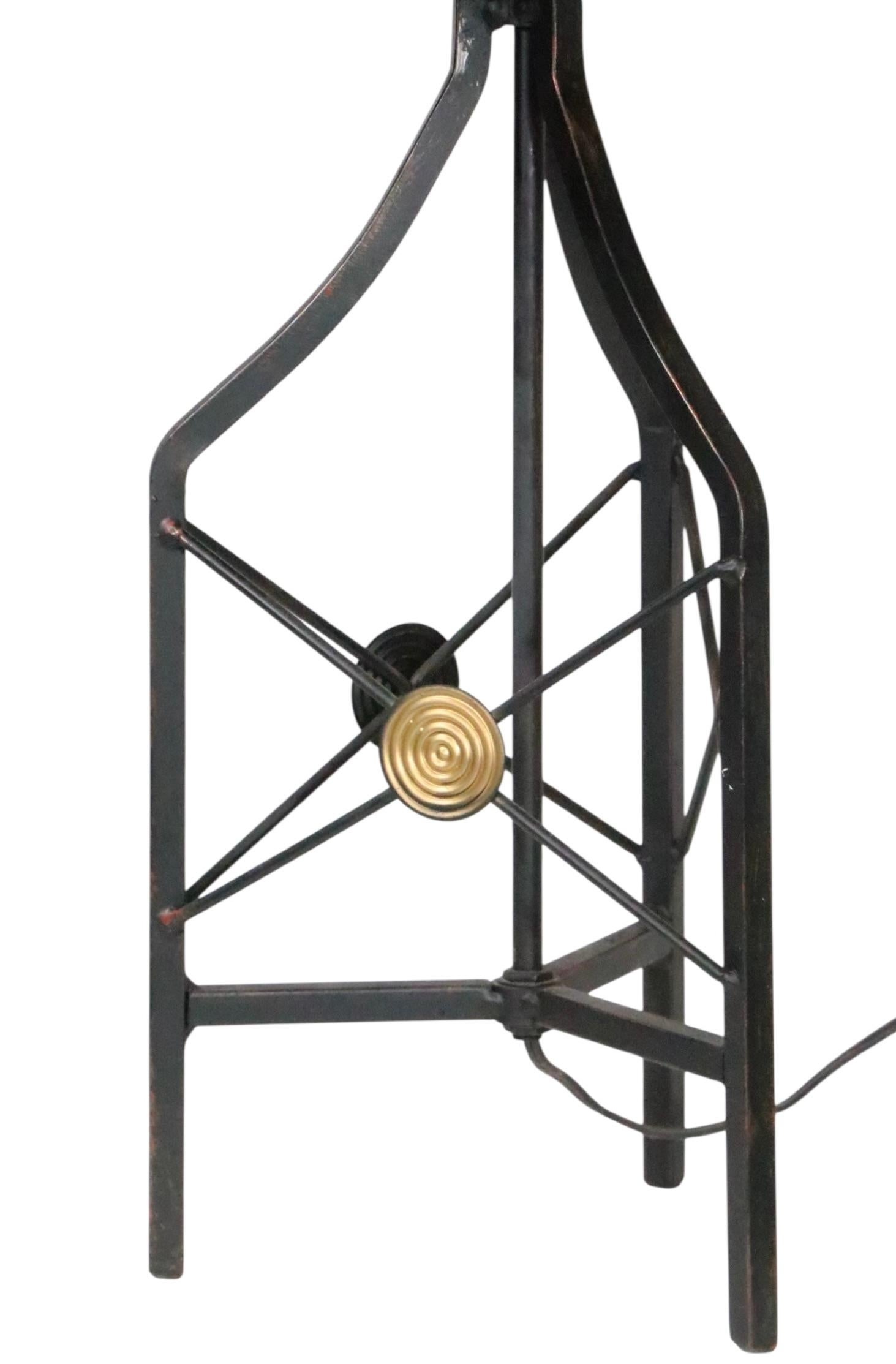 Pr. Lampes de table en métal de style Regency Revival Hollywood Regency avec abat-jour d'origine en vente 7