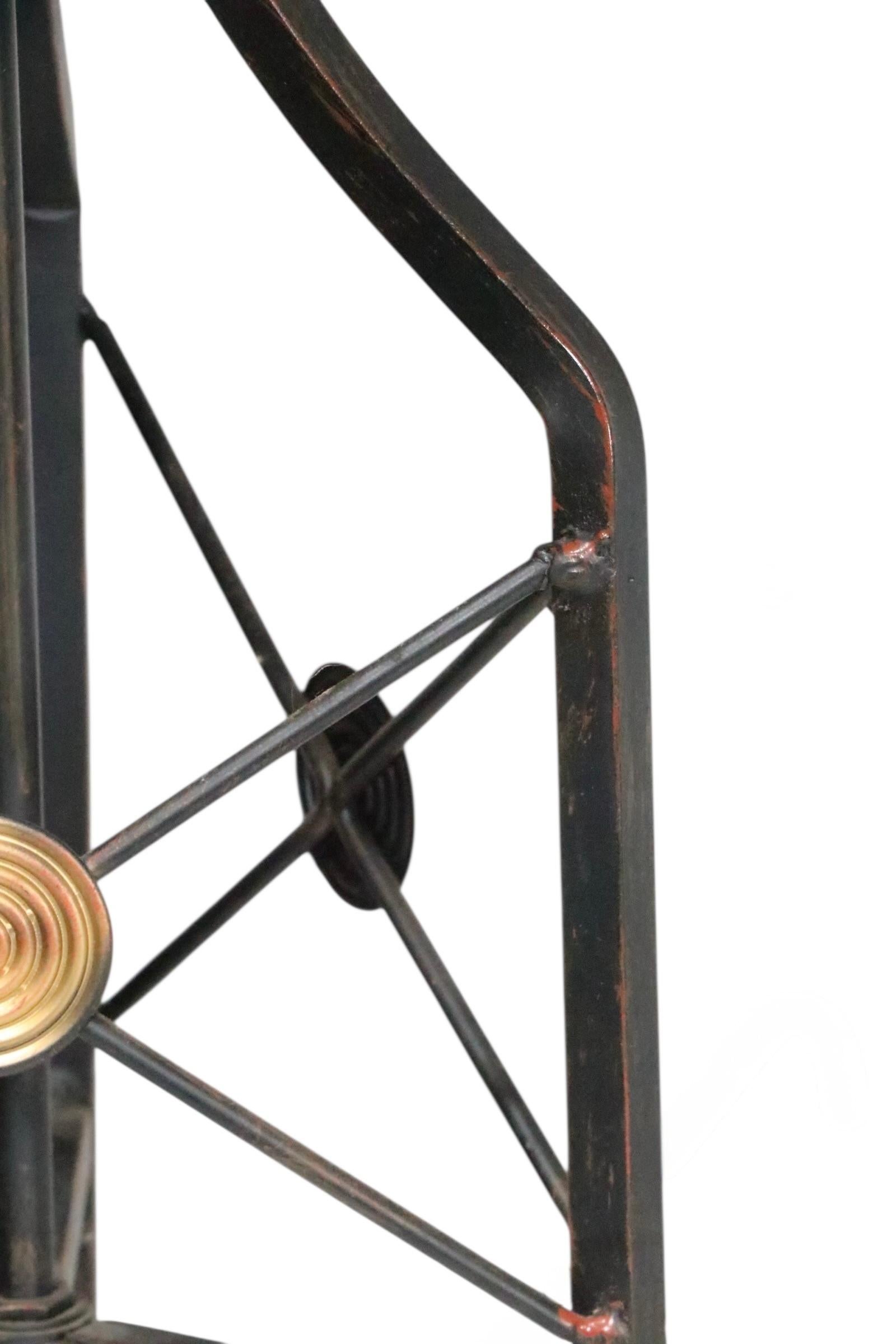 Pr. Lampes de table en métal de style Regency Revival Hollywood Regency avec abat-jour d'origine en vente 9