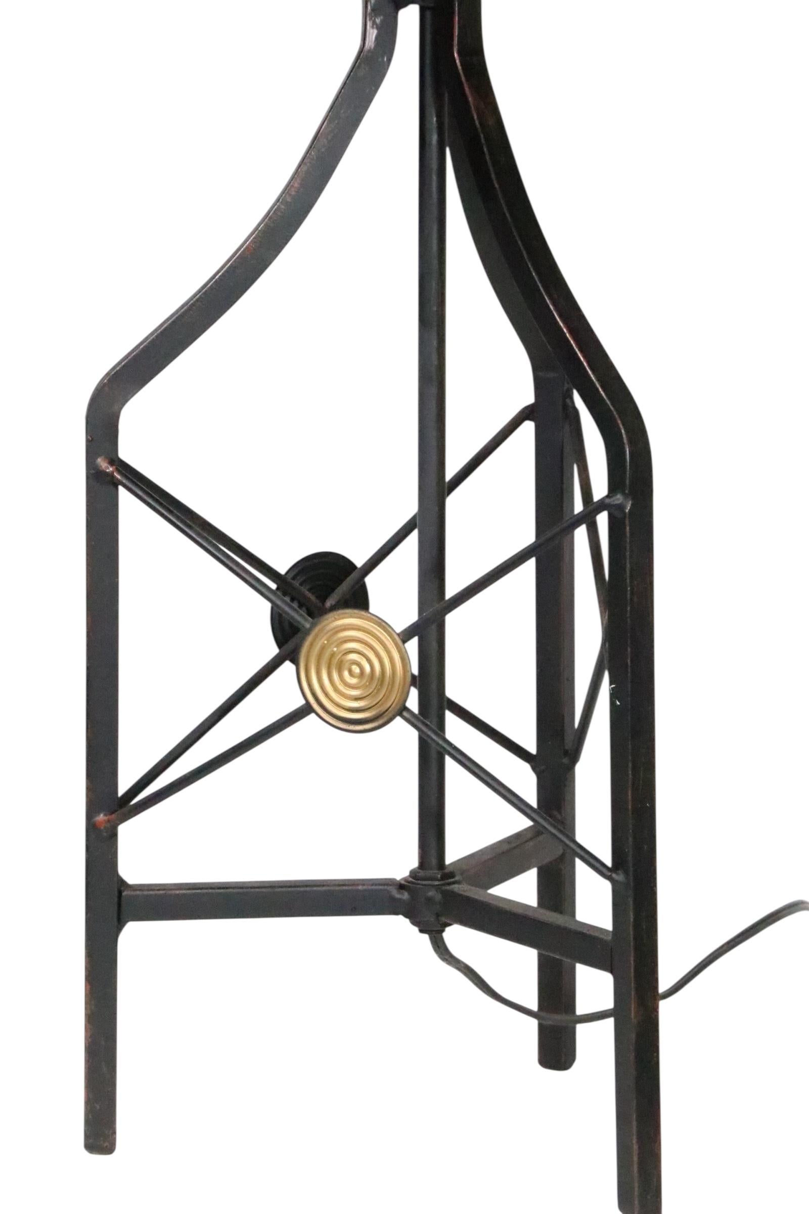 Pr. Lampes de table en métal de style Regency Revival Hollywood Regency avec abat-jour d'origine en vente 13