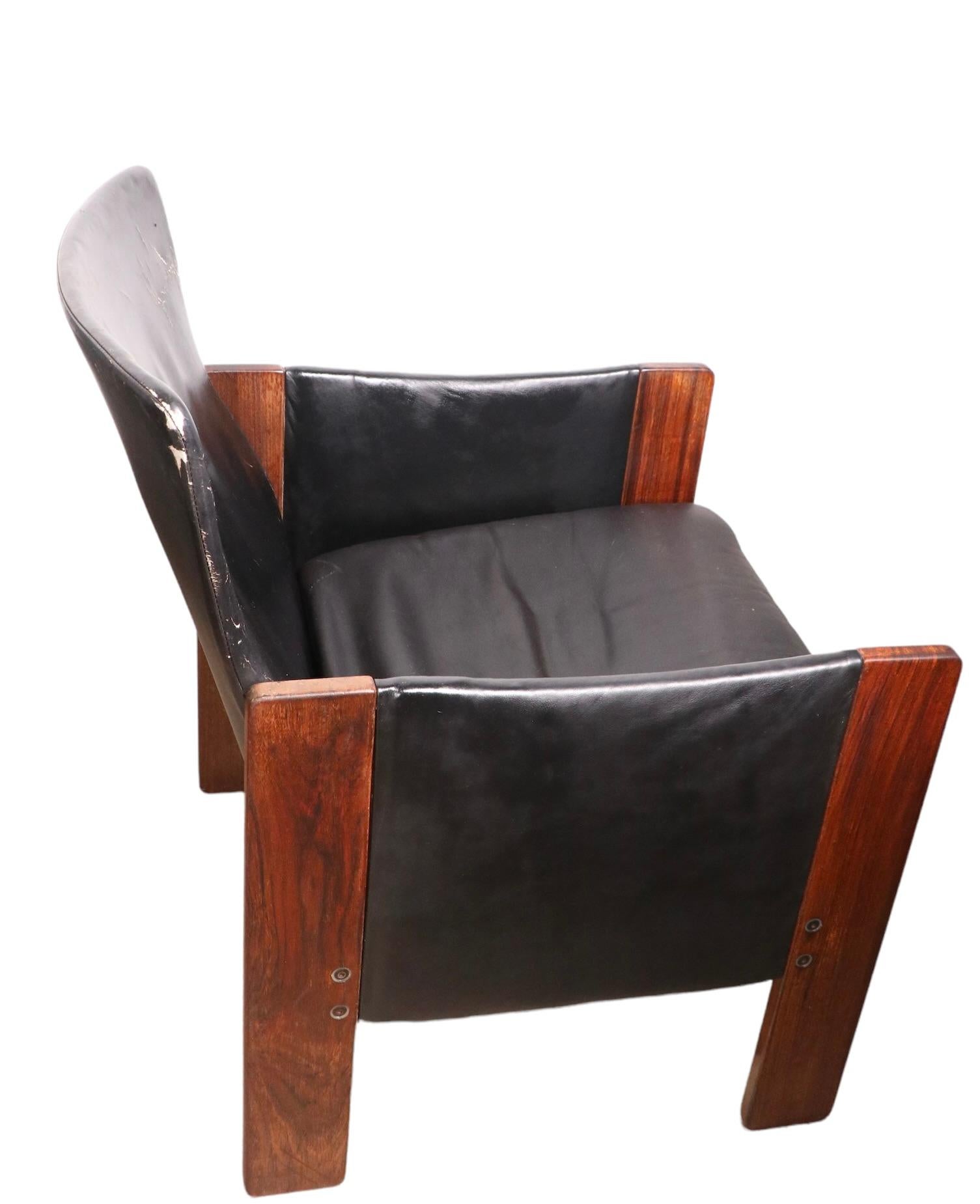 Pr. Rosewood and Leather Lounge Arm Chairs by Tobia Scarpa for Cassina For Sale 6