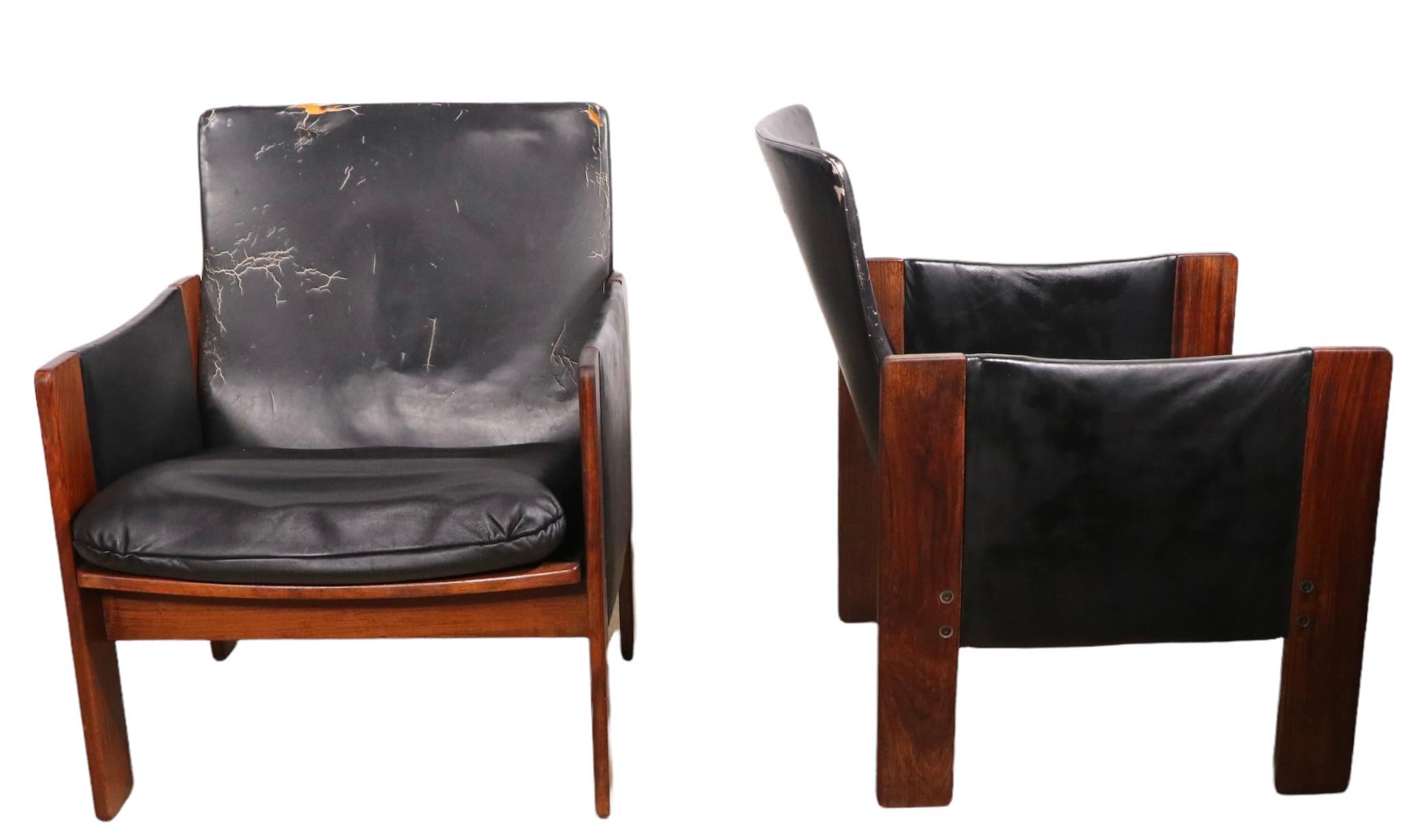 Pr. Rosewood and Leather Lounge Arm Chairs by Tobia Scarpa for Cassina For Sale 8