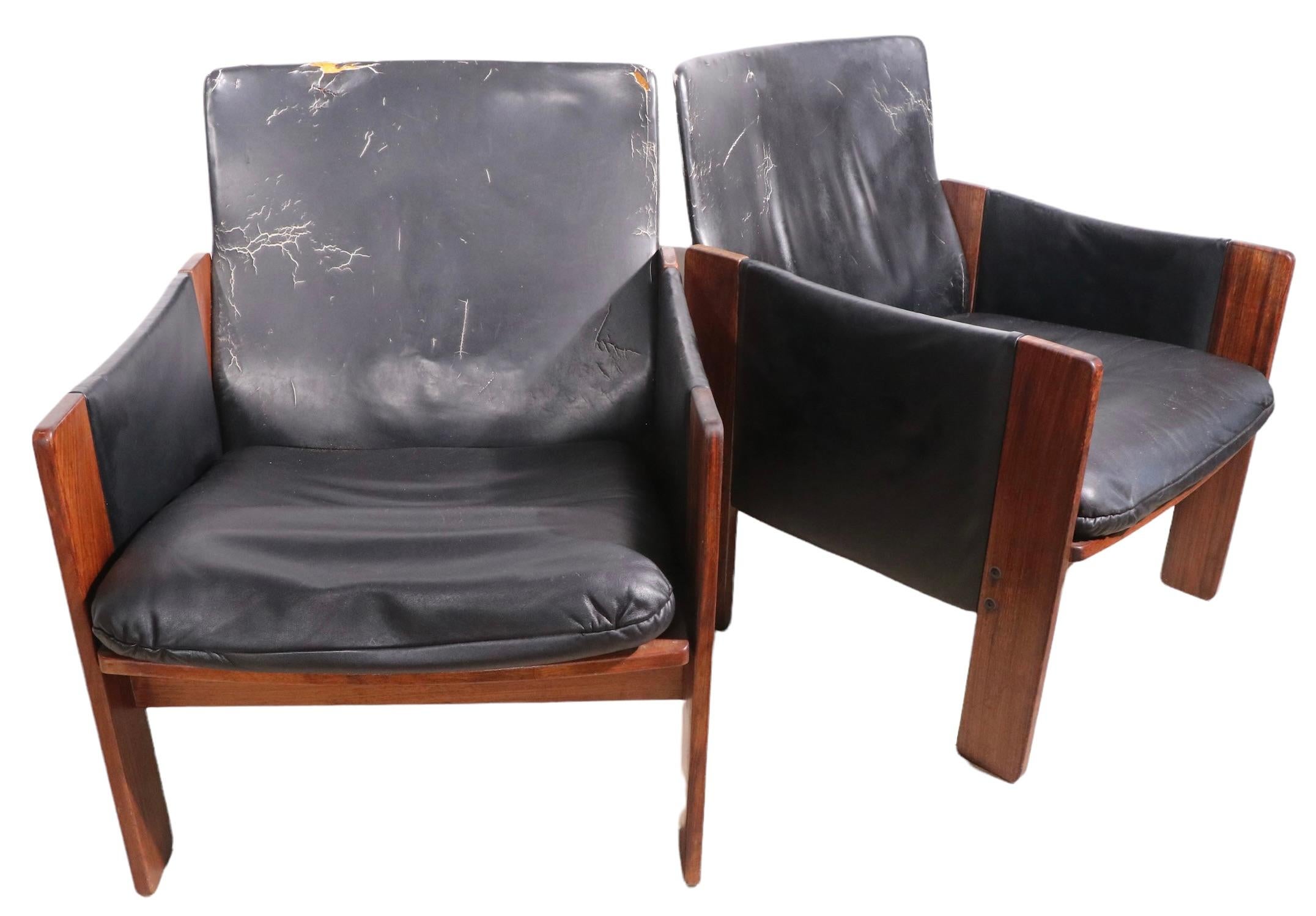 Pr. Rosewood and Leather Lounge Arm Chairs by Tobia Scarpa for Cassina For Sale 9