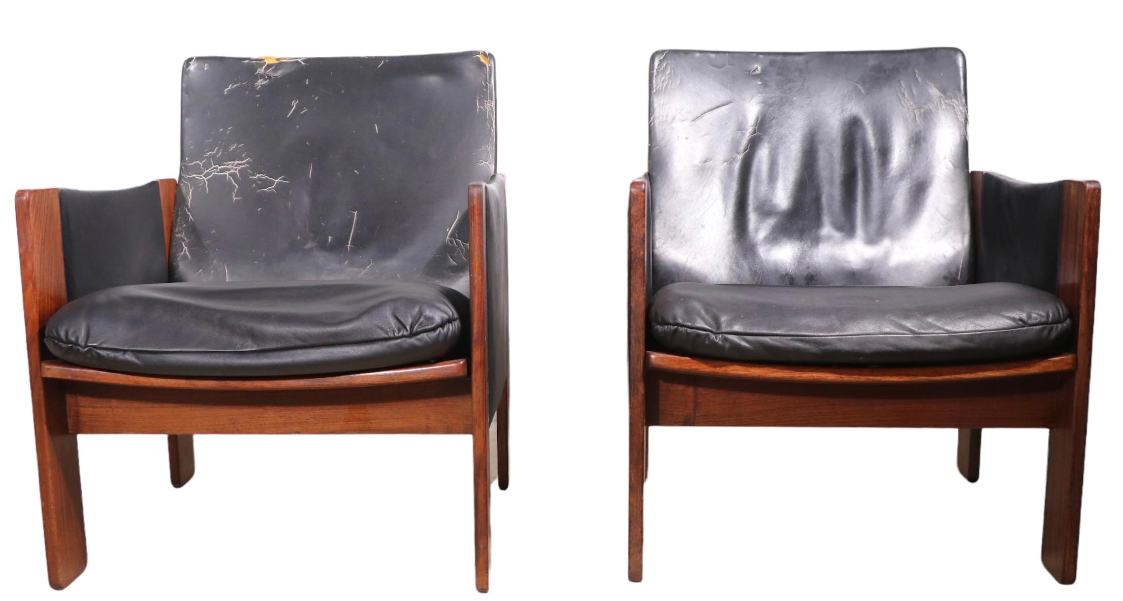 Pr. Rosewood and Leather Lounge Arm Chairs by Tobia Scarpa for Cassina For Sale 13