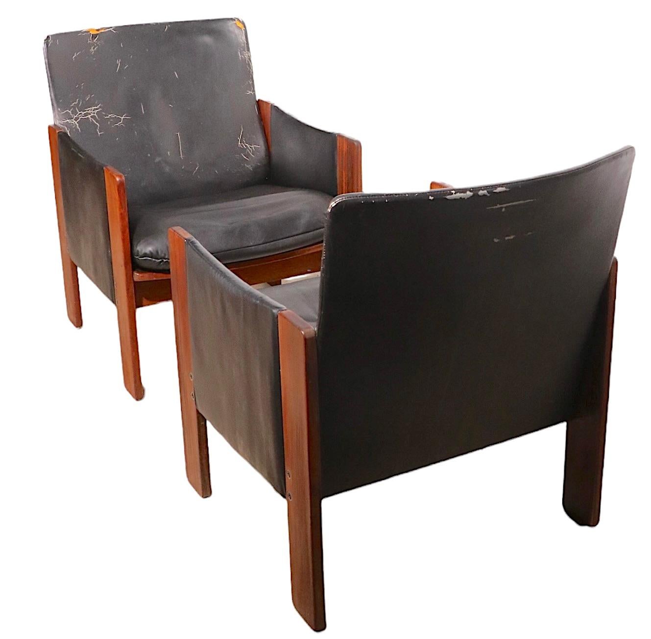 Pr. Rosewood and Leather Lounge Arm Chairs by Tobia Scarpa for Cassina For Sale 2