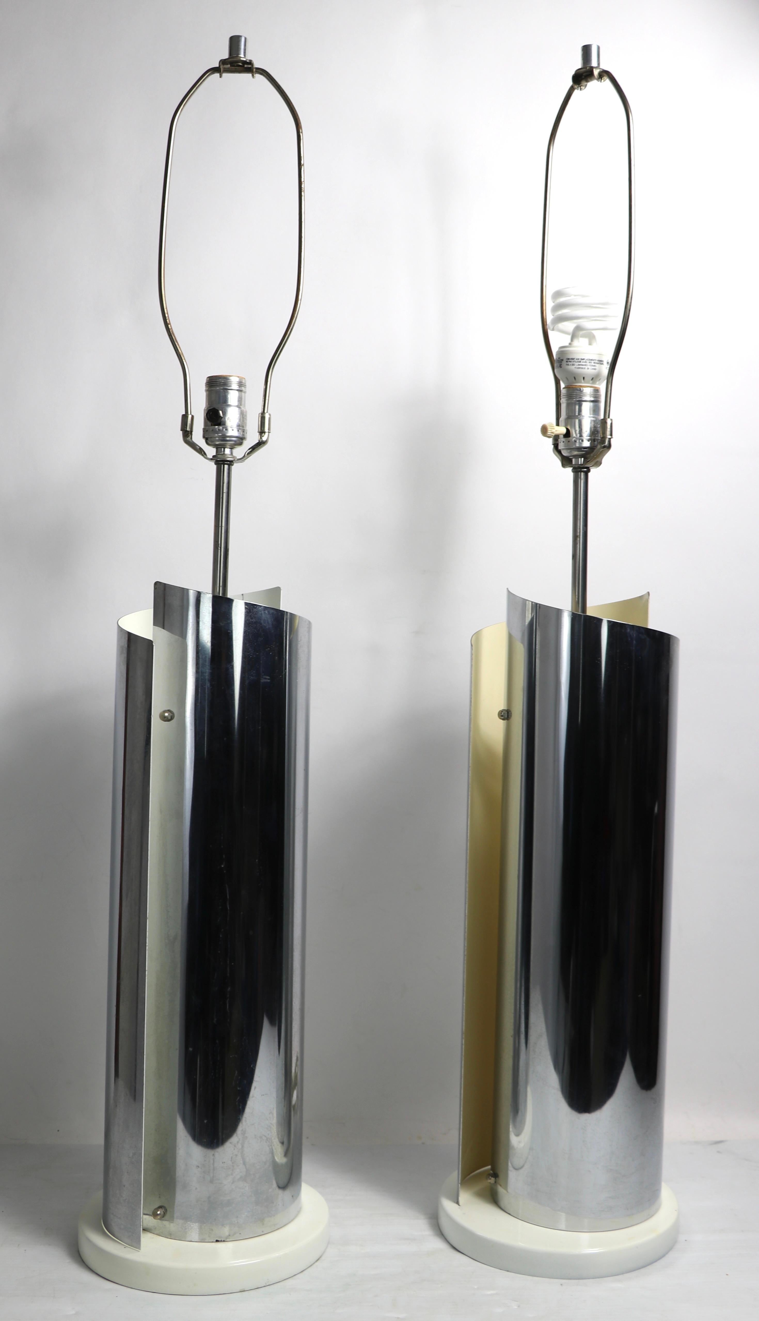 Mid-Century Modern Pr. Sculptural Chrome Modernist Table Lamps For Sale
