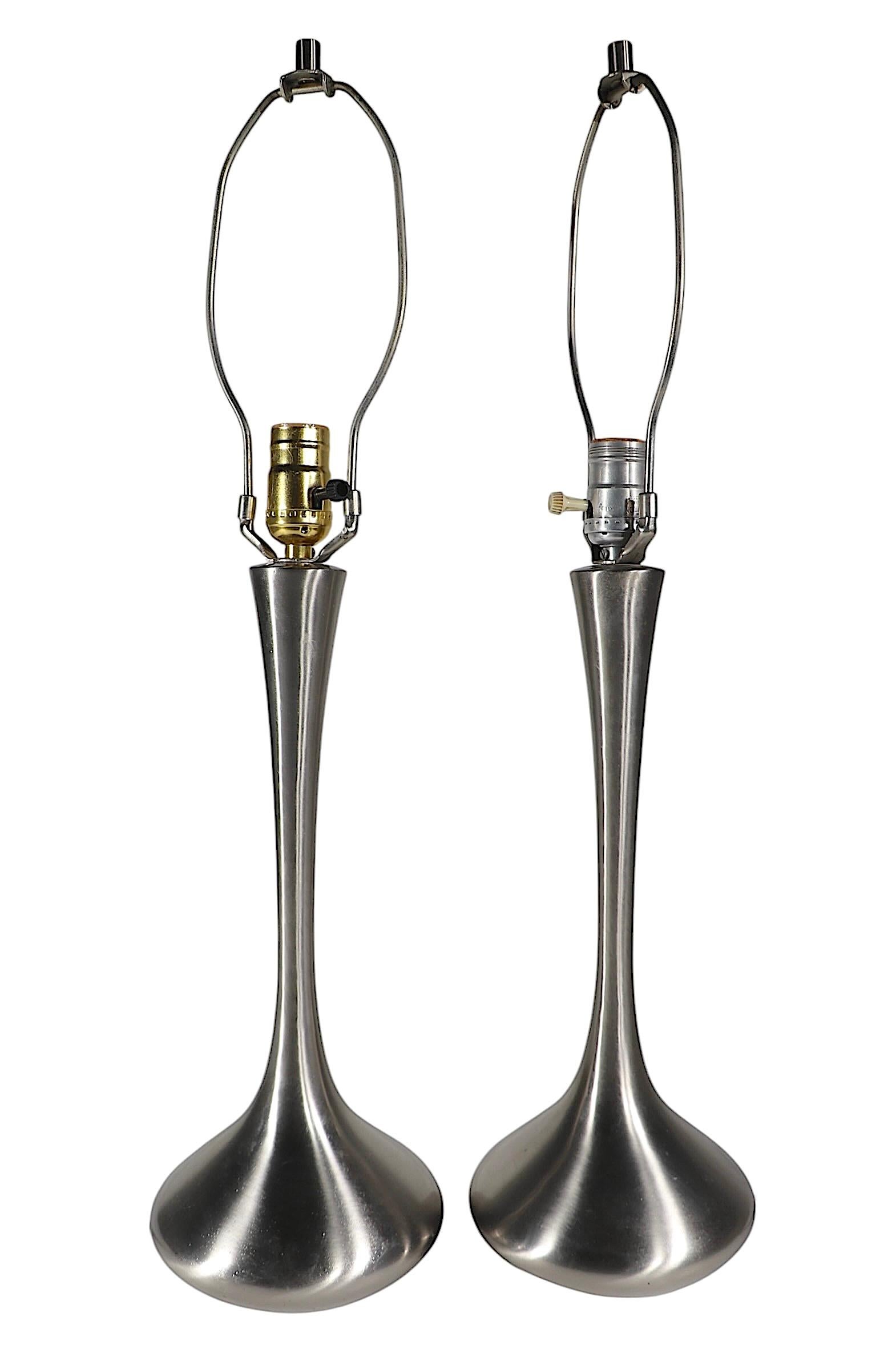 Pr. A Space Age Bill Curry für Laurel Table  Lampen in Original-Silberausführung H-929 (20. Jahrhundert) im Angebot