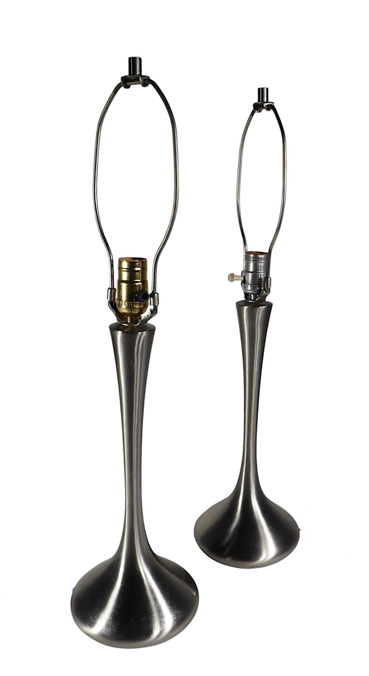 Pr. A Space Age Bill Curry für Laurel Table  Lampen in Original-Silberausführung H-929 (Stahl) im Angebot