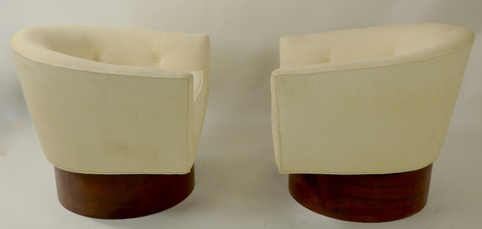 American Pair of Swivel Chairs by Baughman for Thayer Coggin