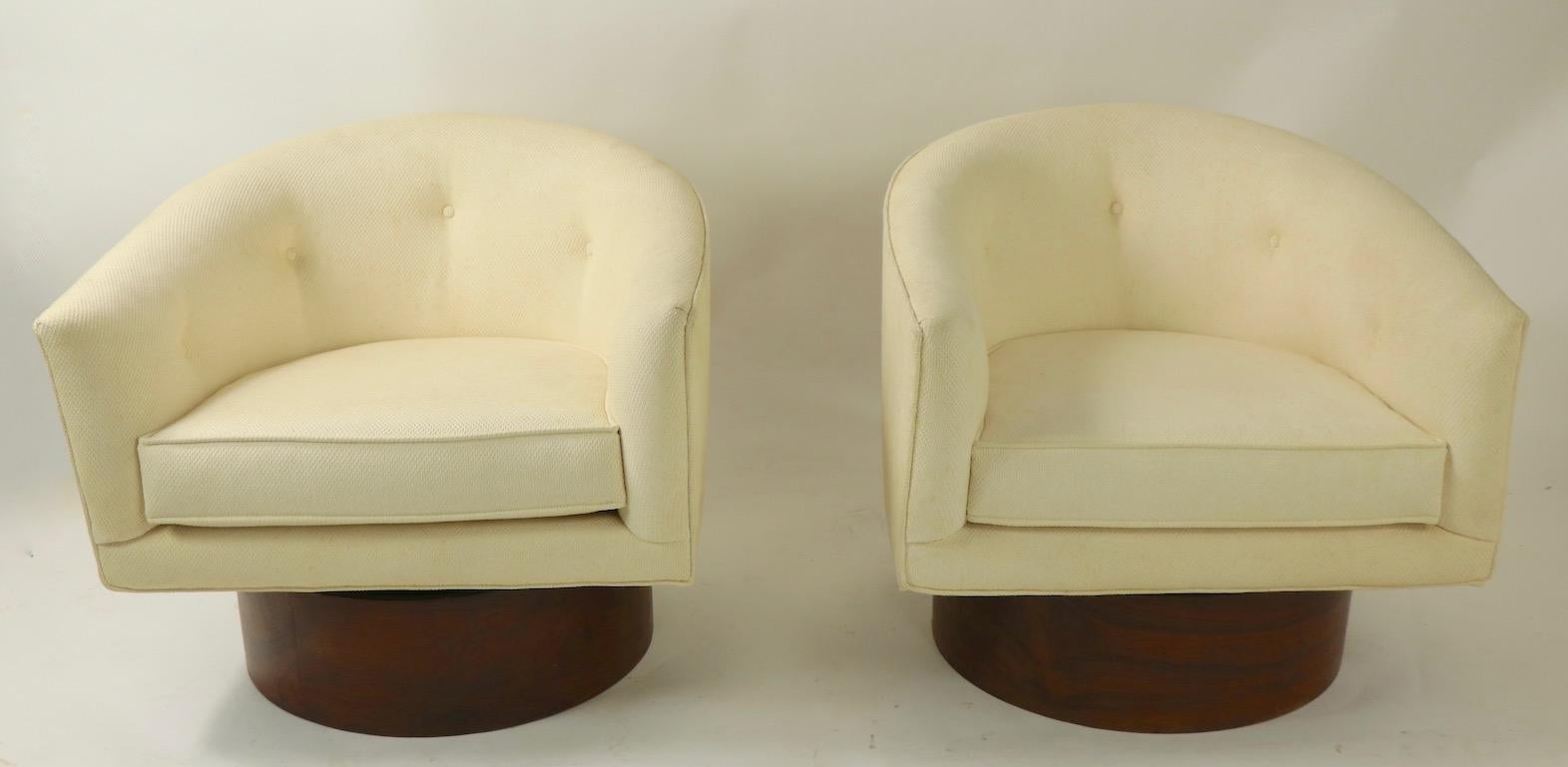 Pair of Swivel Chairs by Baughman for Thayer Coggin In Good Condition In New York, NY