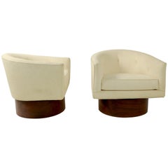 Pair of Swivel Chairs by Baughman for Thayer Coggin