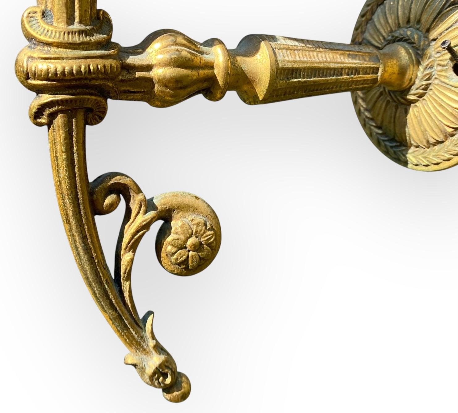 Pr Candelabros de Bronce Dorado Estilo Napoleón III Franceses Vintage Hechos a Mano en venta 5